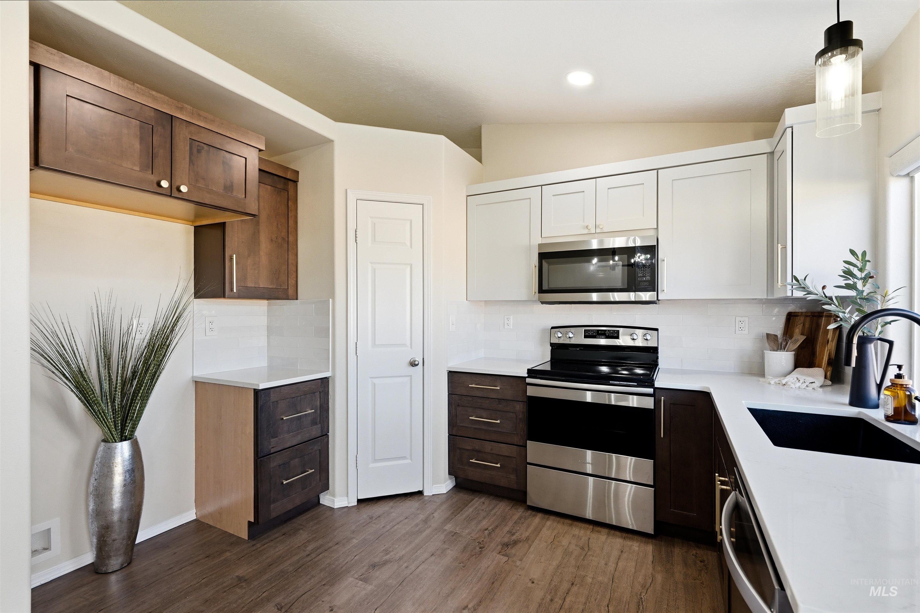 1573 W Hayfield Ct, Kuna, Idaho 83634, 3 Bedrooms, 2 Bathrooms, Residential For Sale, Price $399,500,MLS 98990876