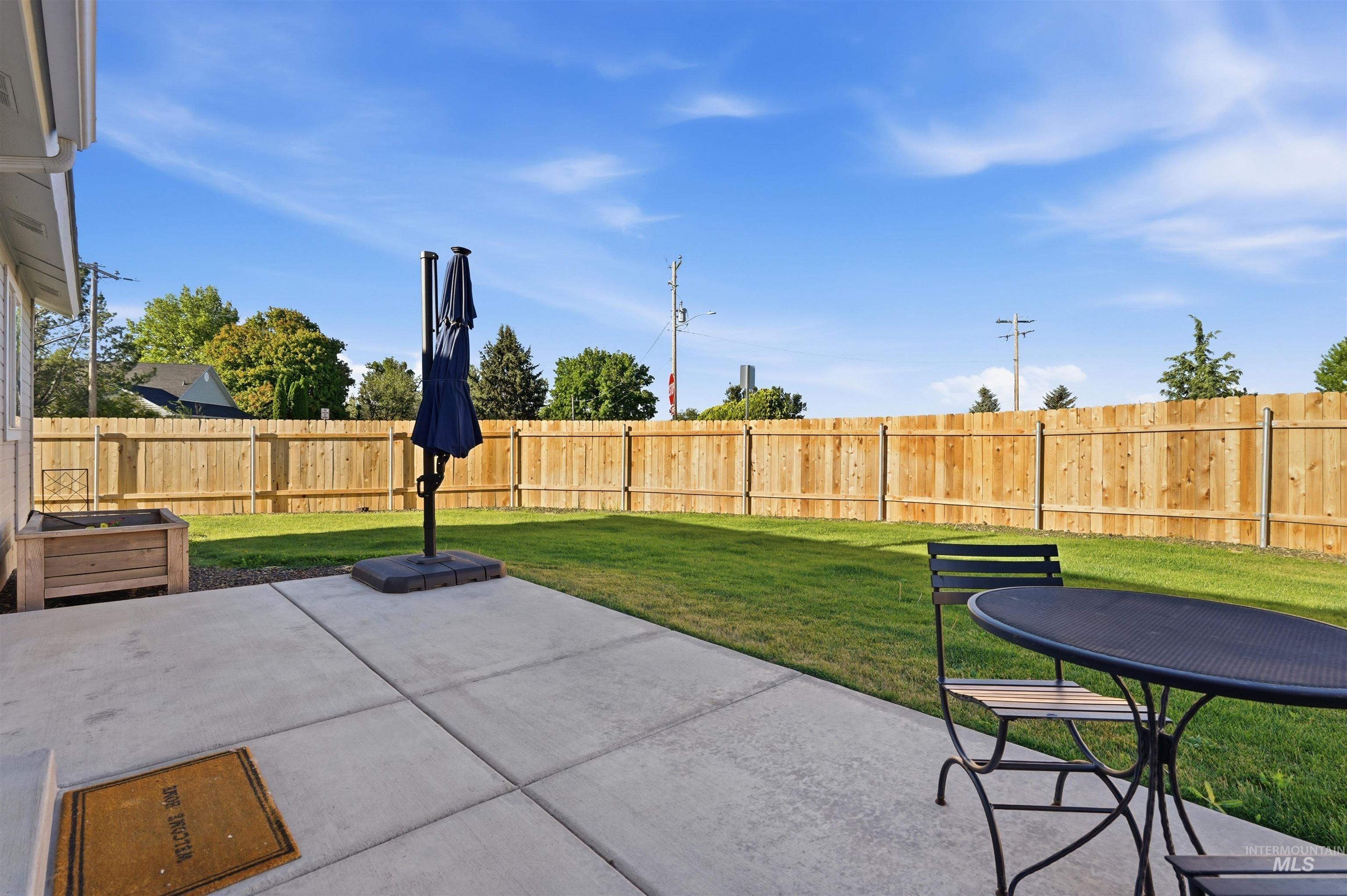 1573 W Hayfield Ct, Kuna, Idaho 83634, 3 Bedrooms, 2 Bathrooms, Residential For Sale, Price $399,500,MLS 98990876