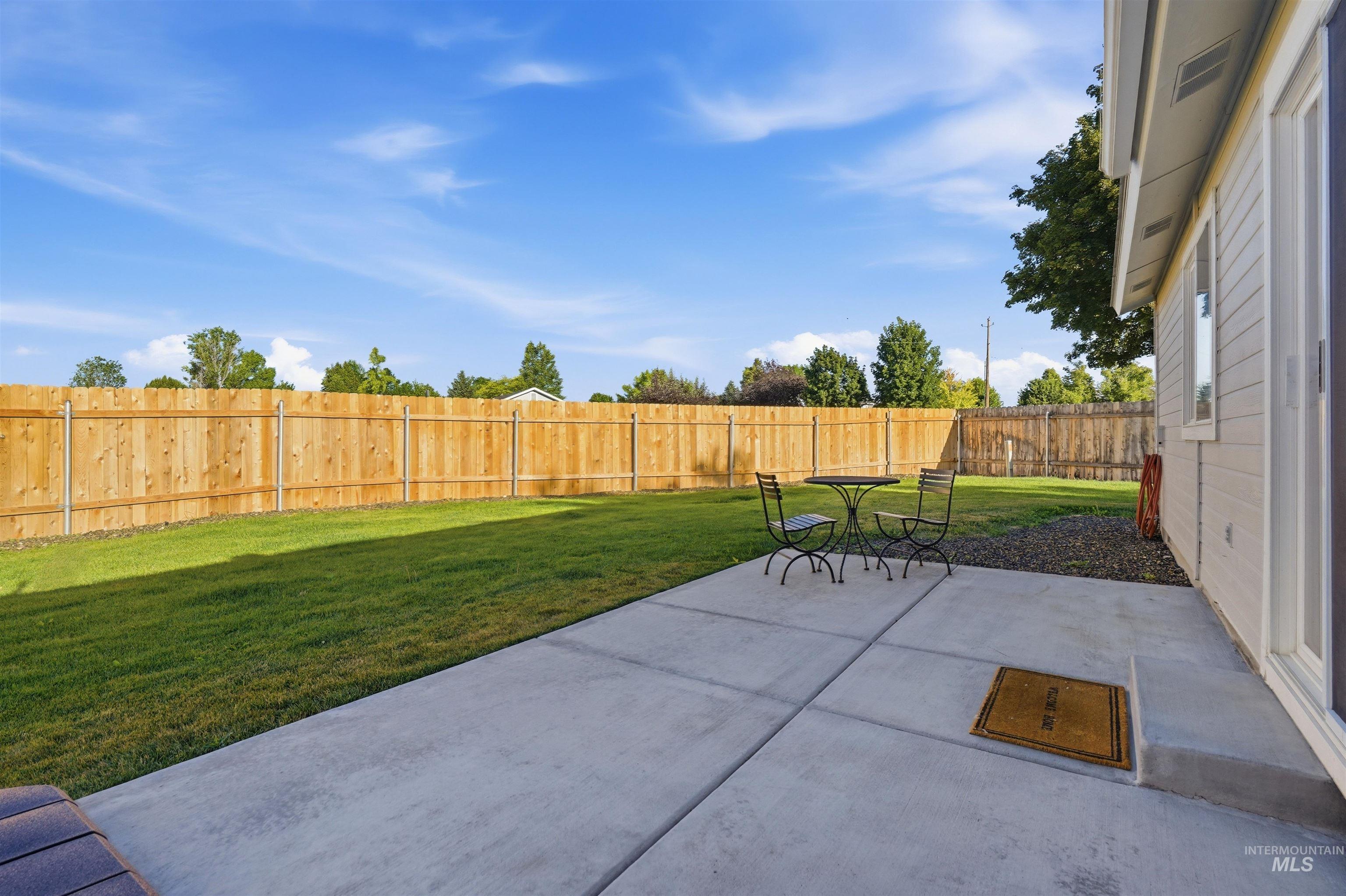 1573 W Hayfield Ct, Kuna, Idaho 83634, 3 Bedrooms, 2 Bathrooms, Residential For Sale, Price $399,500,MLS 98990876