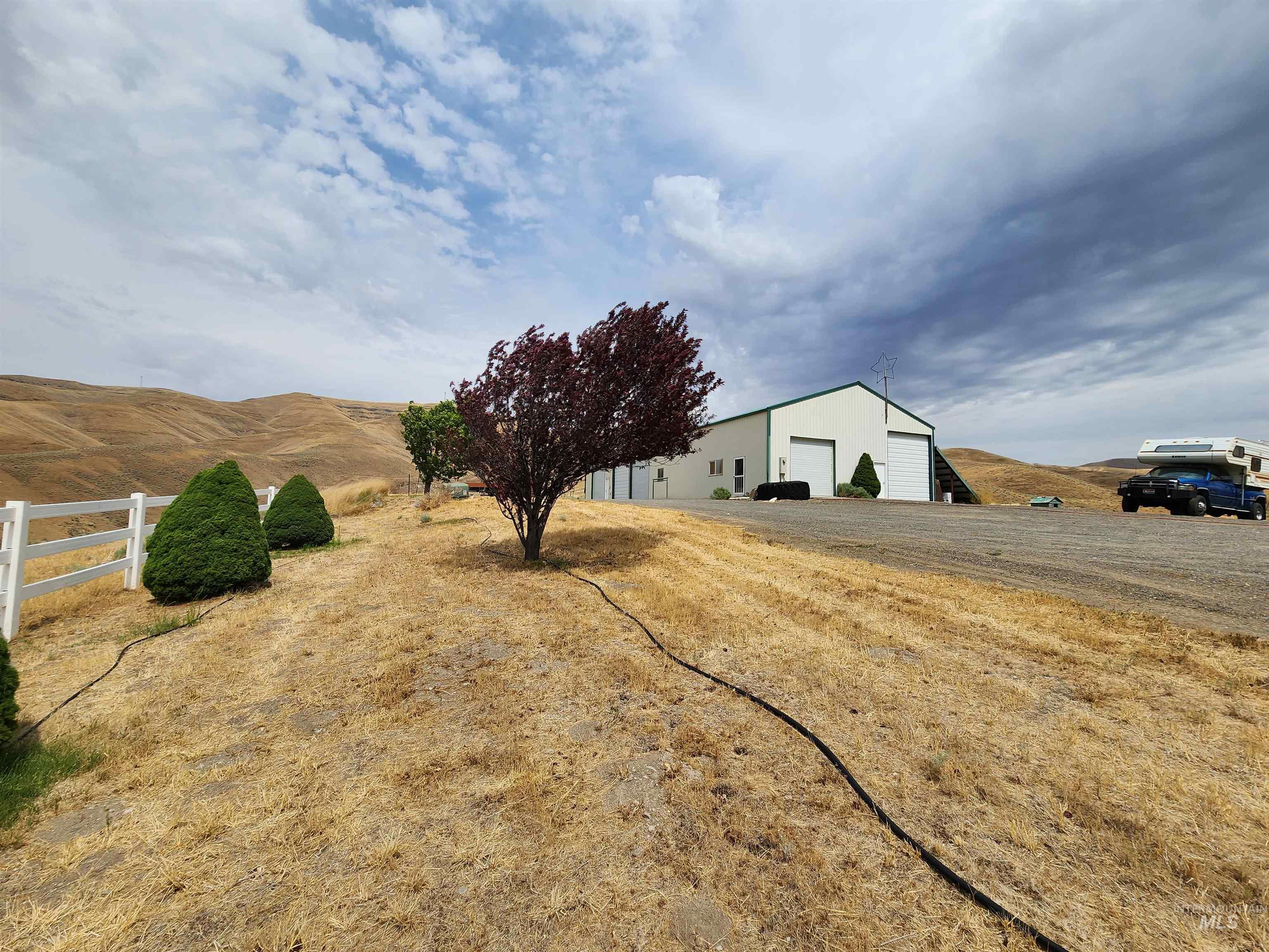 2871 Hwy 12, Clarkston, Washington 99403, 3 Bedrooms, 3 Bathrooms, Residential For Sale, Price $899,900,MLS 98990877
