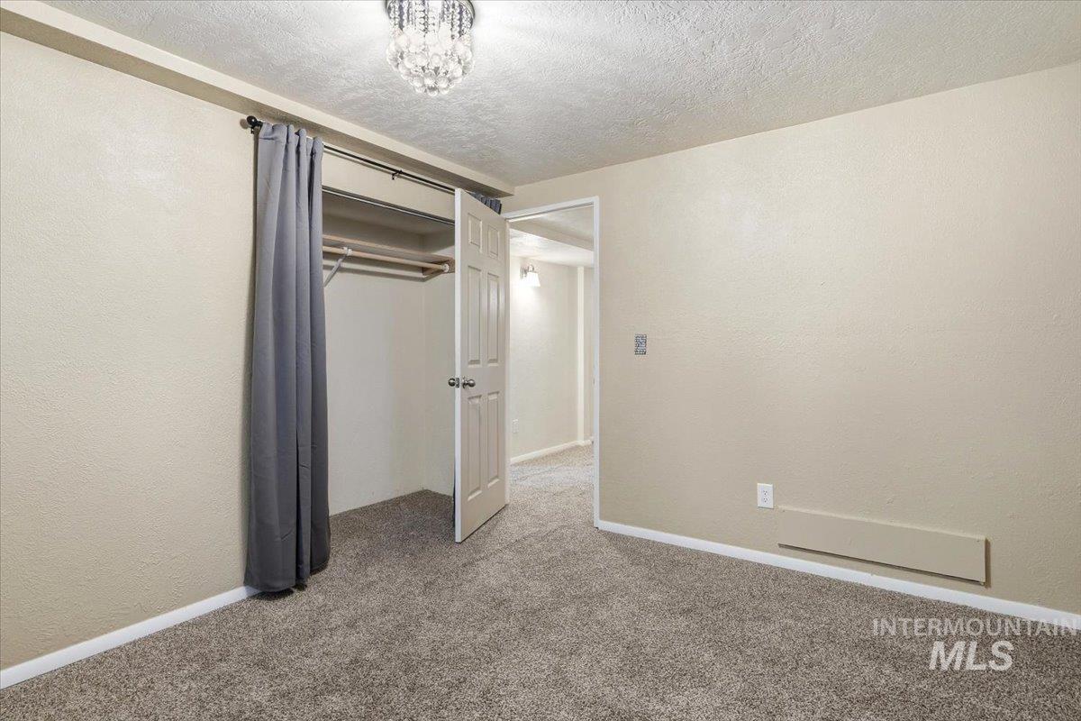 8395 W Valley View, Boise, Idaho 83704, 6 Bedrooms, 2 Bathrooms, Residential For Sale, Price $575,000,MLS 98990878