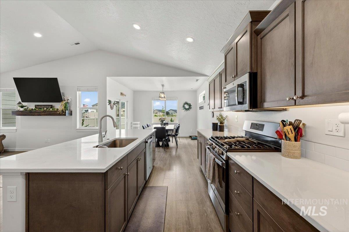 17348 N Domingo Pl, Nampa, Idaho 83687, 4 Bedrooms, 2 Bathrooms, Residential For Sale, Price $525,000,MLS 98990879