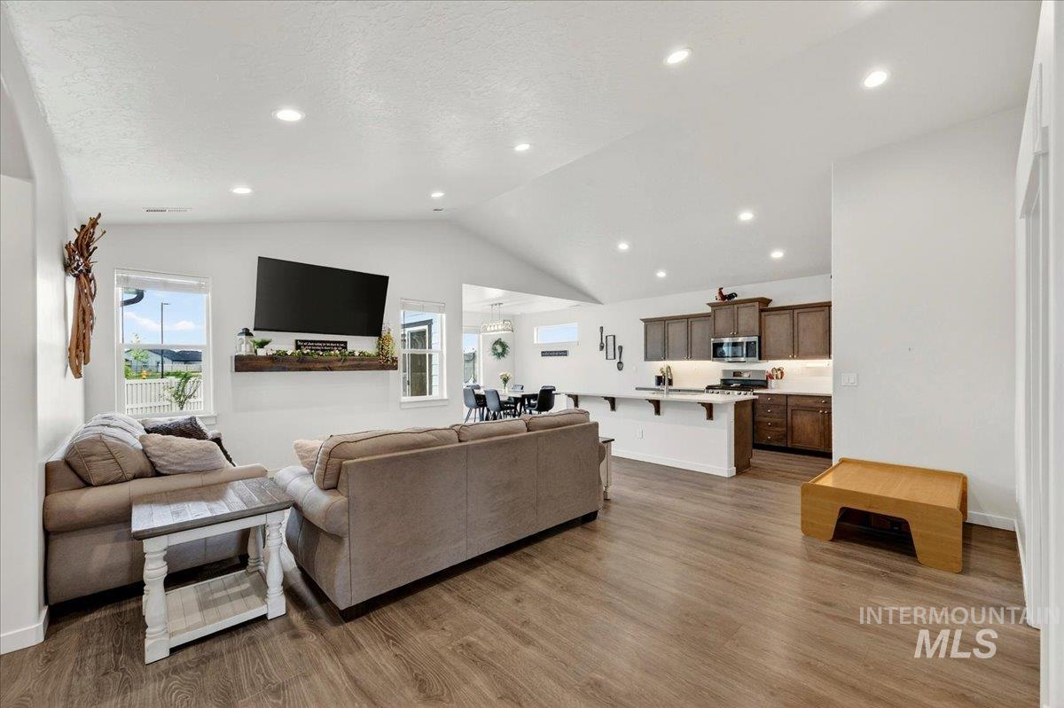 17348 N Domingo Pl, Nampa, Idaho 83687, 4 Bedrooms, 2 Bathrooms, Residential For Sale, Price $525,000,MLS 98990879