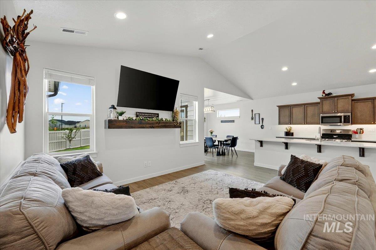 17348 N Domingo Pl, Nampa, Idaho 83687, 4 Bedrooms, 2 Bathrooms, Residential For Sale, Price $525,000,MLS 98990879