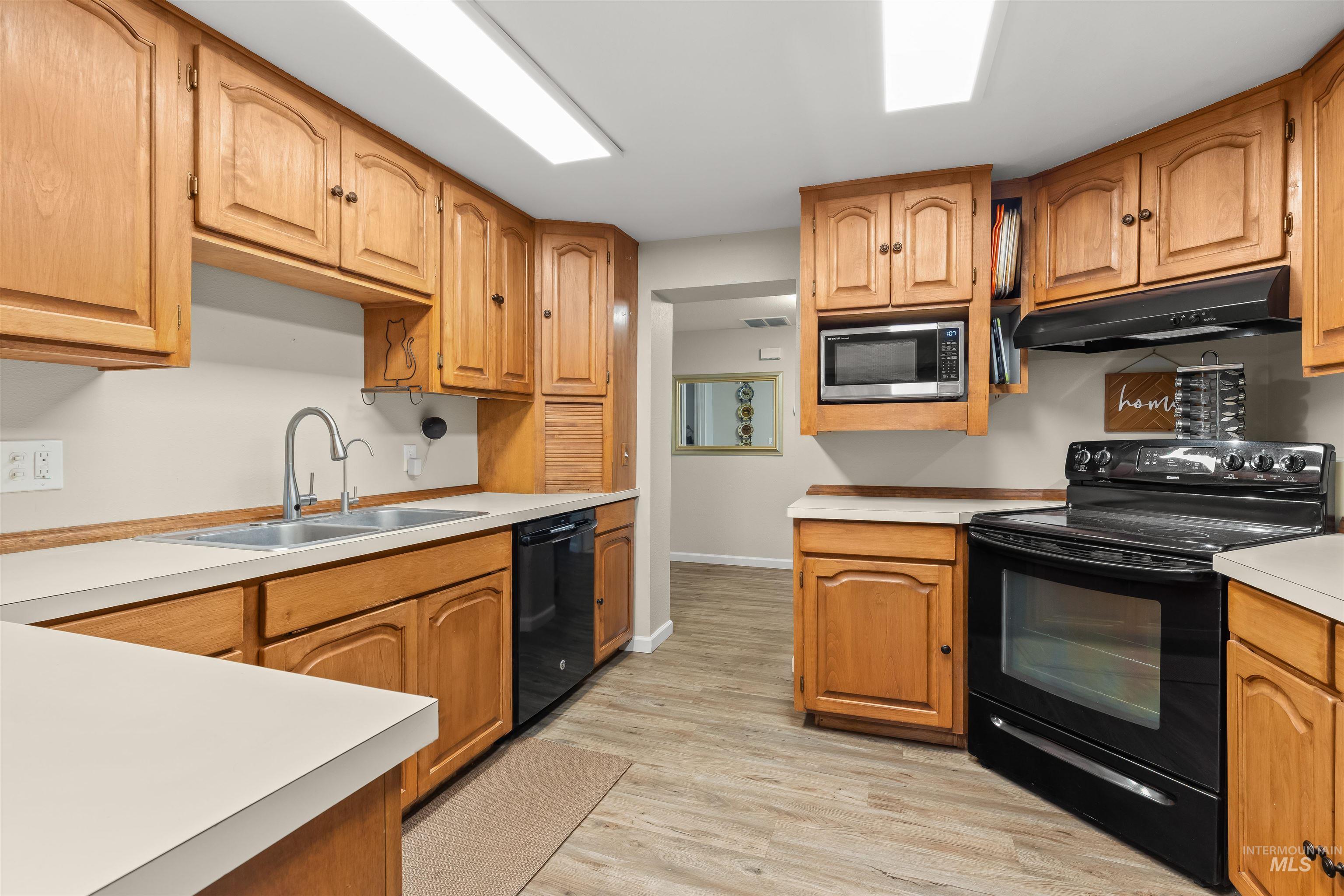 3416 12th Street F, Lewiston, Idaho 83501, 4 Bedrooms, 3 Bathrooms, Residential For Sale, Price $525,000,MLS 98990880