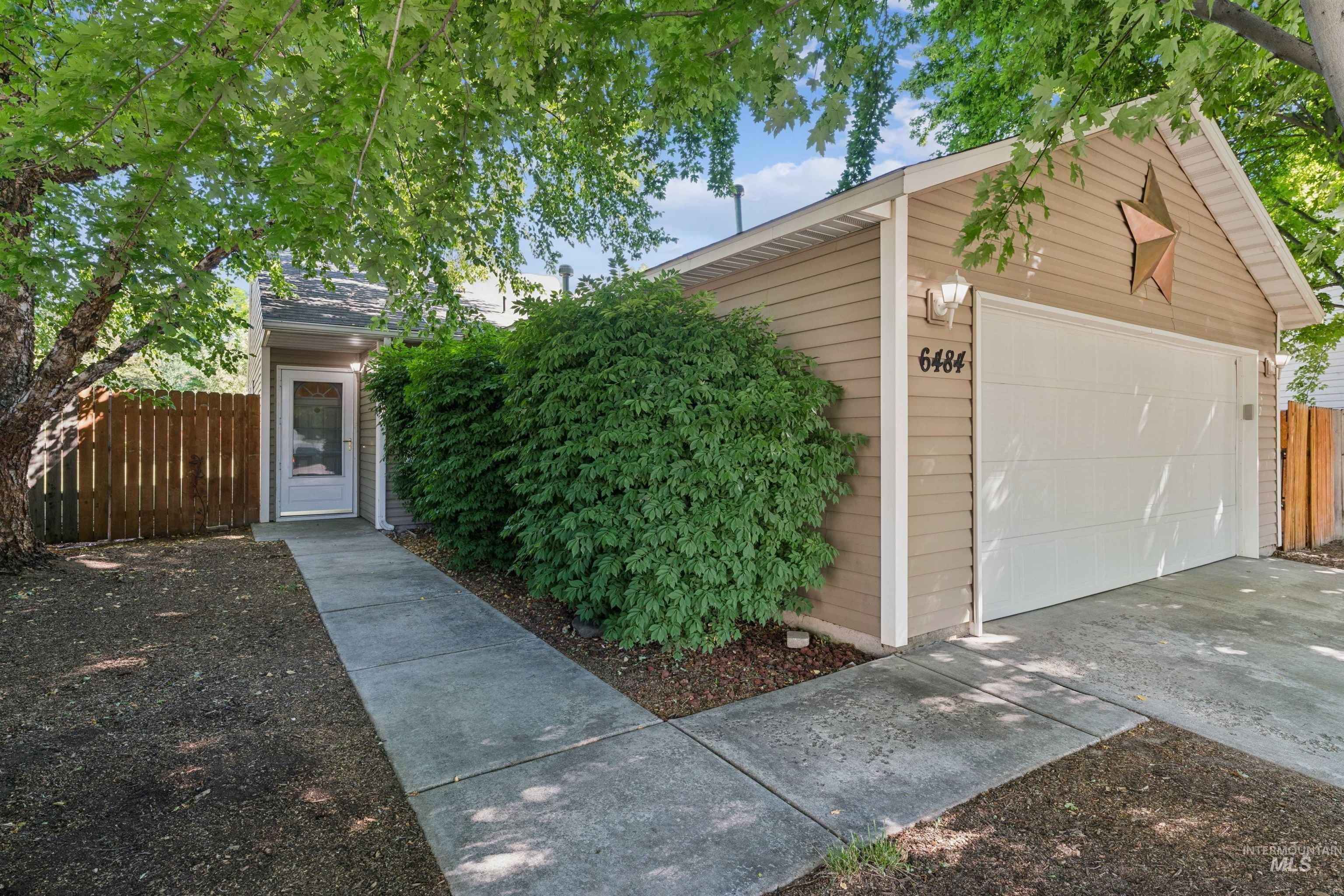6484 S White Cliff Ave, Boise, Idaho 83709, 3 Bedrooms, 2 Bathrooms, Residential For Sale, Price $375,000,MLS 98990881