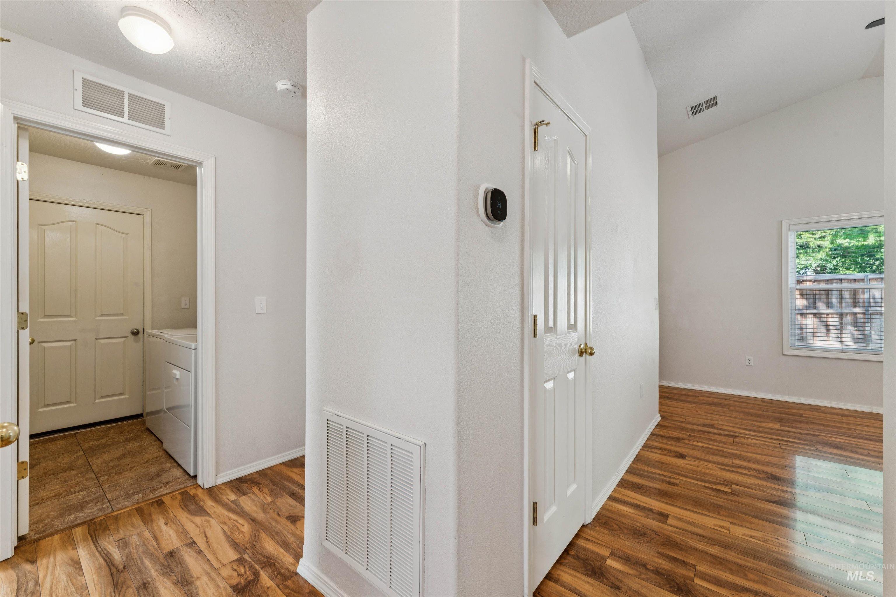 6484 S White Cliff Ave, Boise, Idaho 83709, 3 Bedrooms, 2 Bathrooms, Residential For Sale, Price $375,000,MLS 98990881