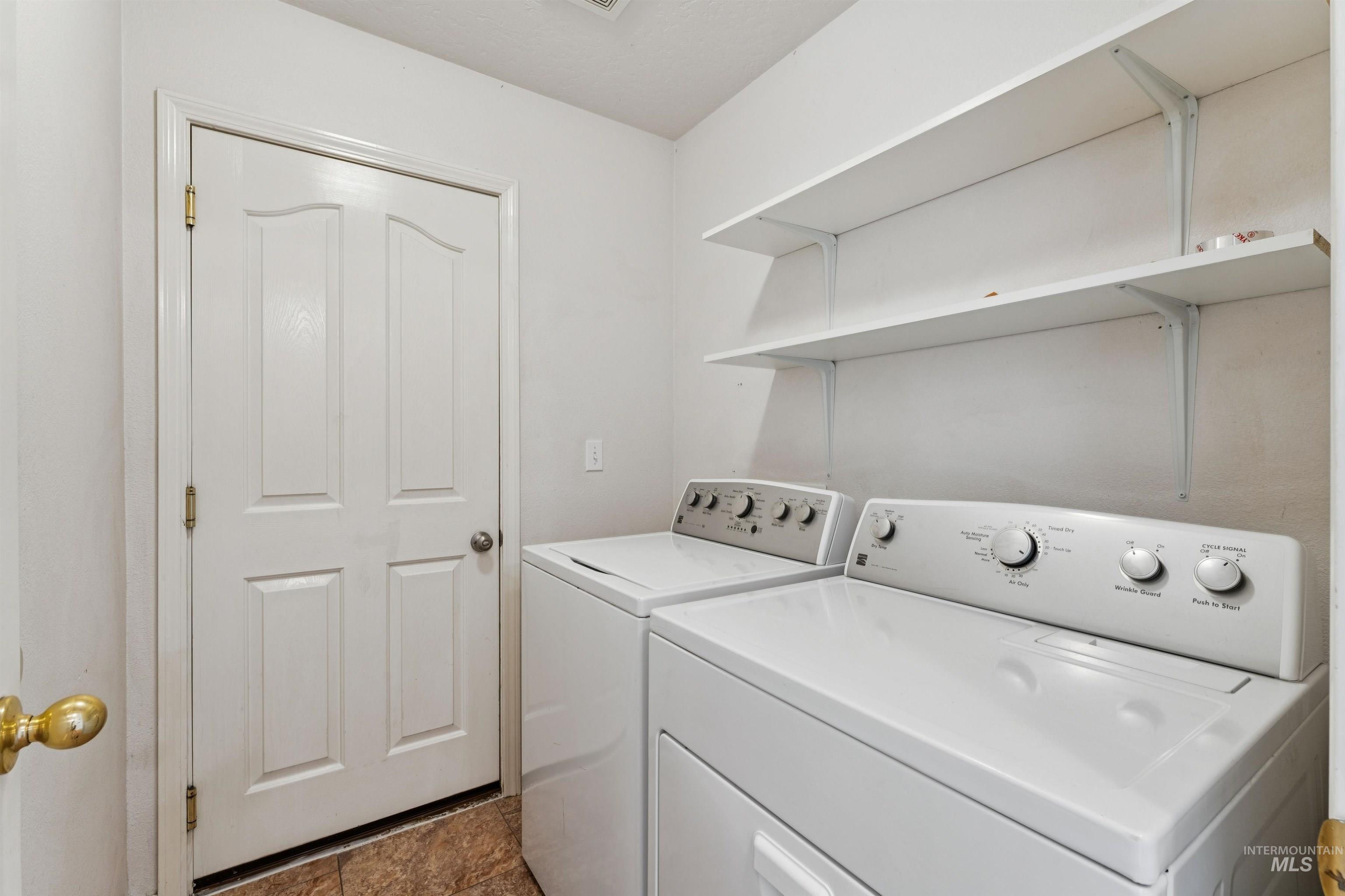 6484 S White Cliff Ave, Boise, Idaho 83709, 3 Bedrooms, 2 Bathrooms, Residential For Sale, Price $375,000,MLS 98990881
