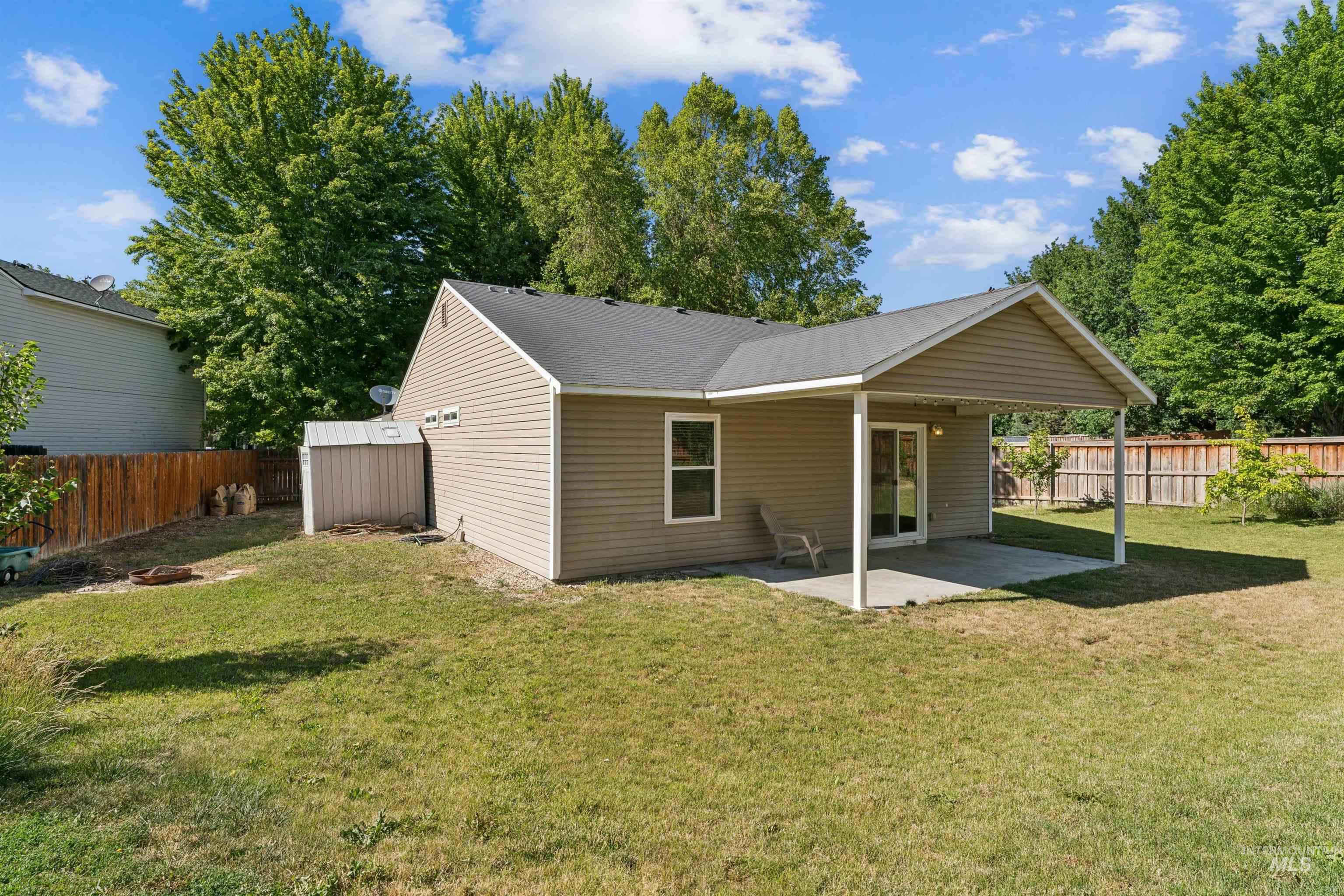 6484 S White Cliff Ave, Boise, Idaho 83709, 3 Bedrooms, 2 Bathrooms, Residential For Sale, Price $375,000,MLS 98990881
