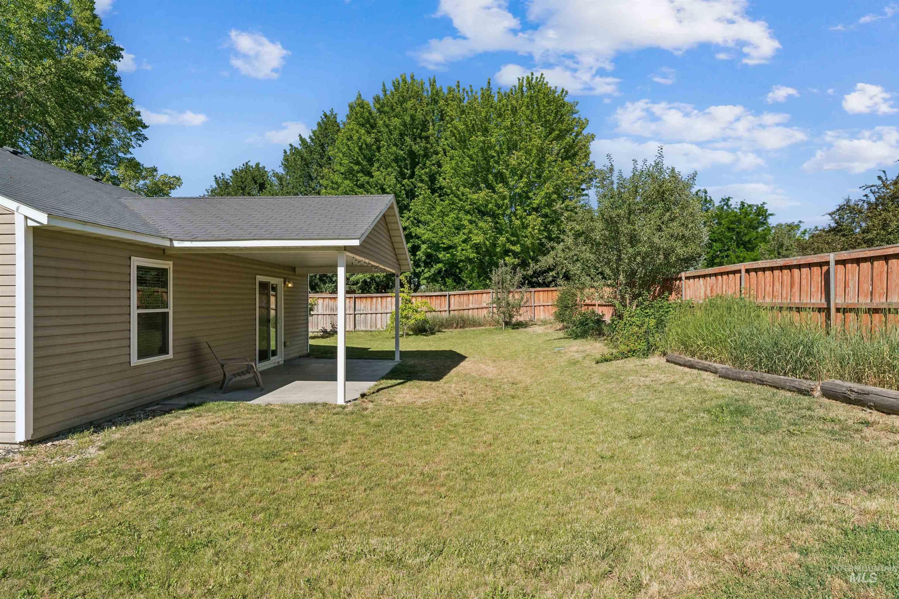 6484 S White Cliff Ave, Boise, Idaho 83709, 3 Bedrooms, 2 Bathrooms, Residential For Sale, Price $375,000,MLS 98990881