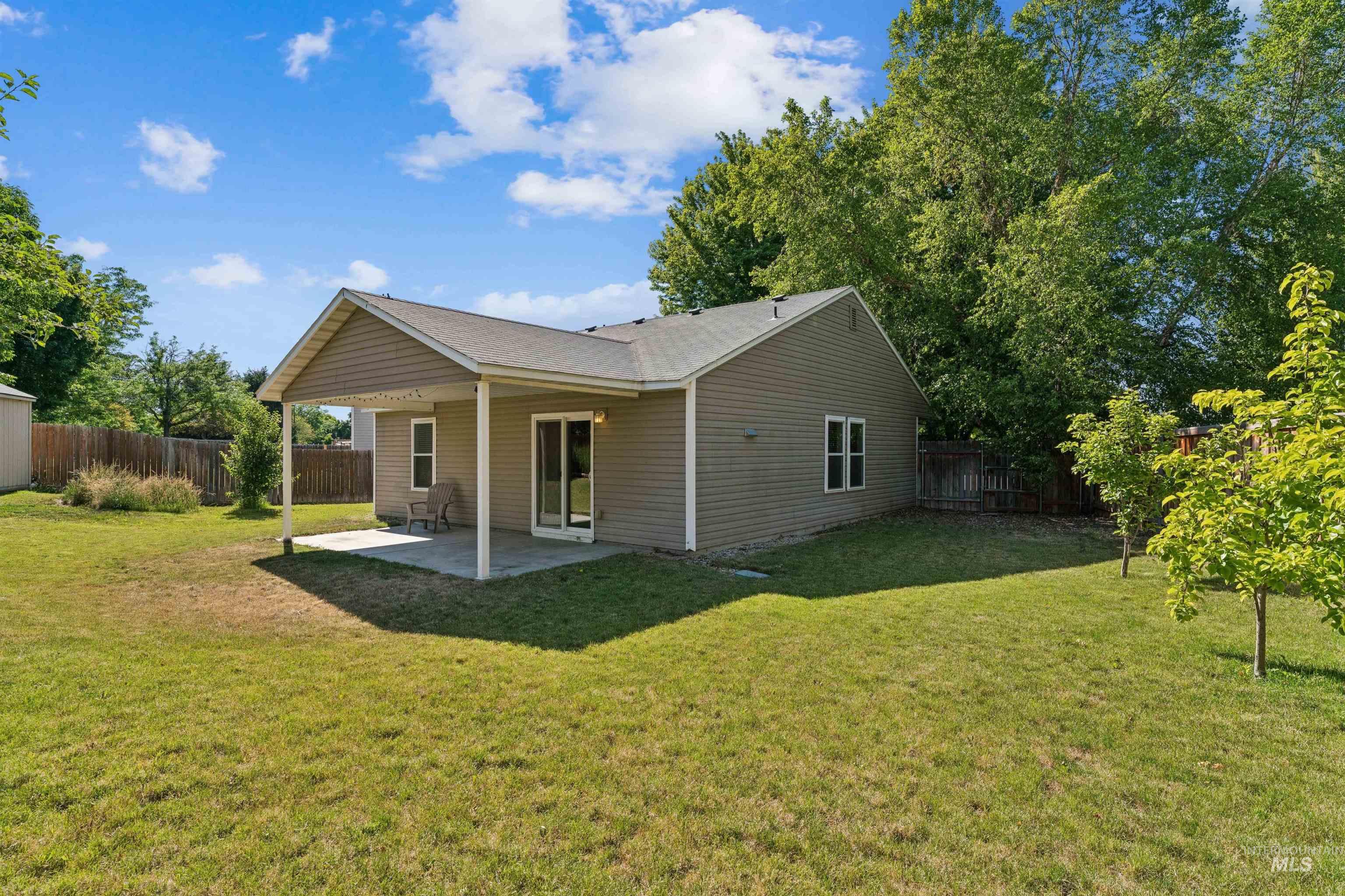 6484 S White Cliff Ave, Boise, Idaho 83709, 3 Bedrooms, 2 Bathrooms, Residential For Sale, Price $375,000,MLS 98990881