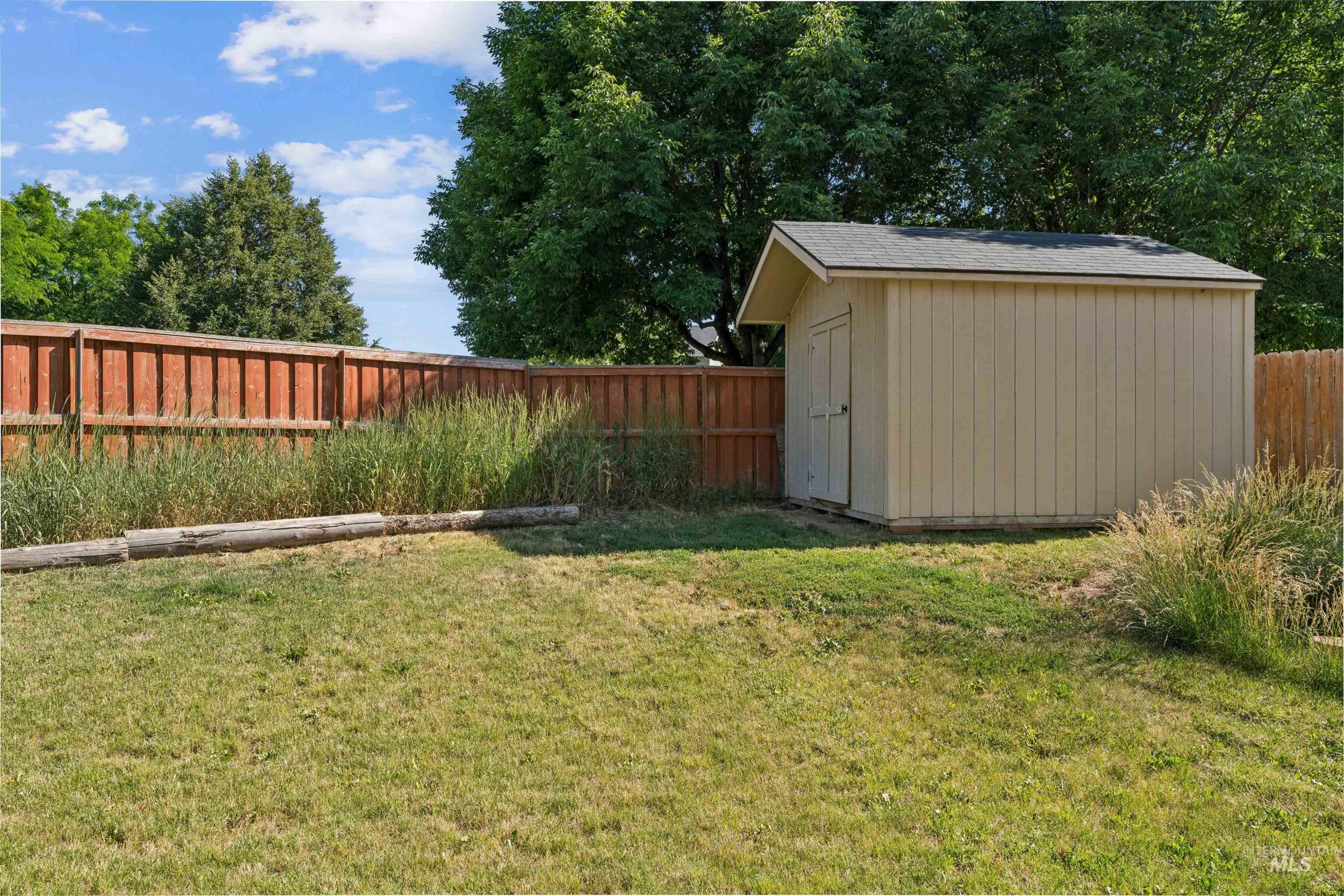 6484 S White Cliff Ave, Boise, Idaho 83709, 3 Bedrooms, 2 Bathrooms, Residential For Sale, Price $375,000,MLS 98990881