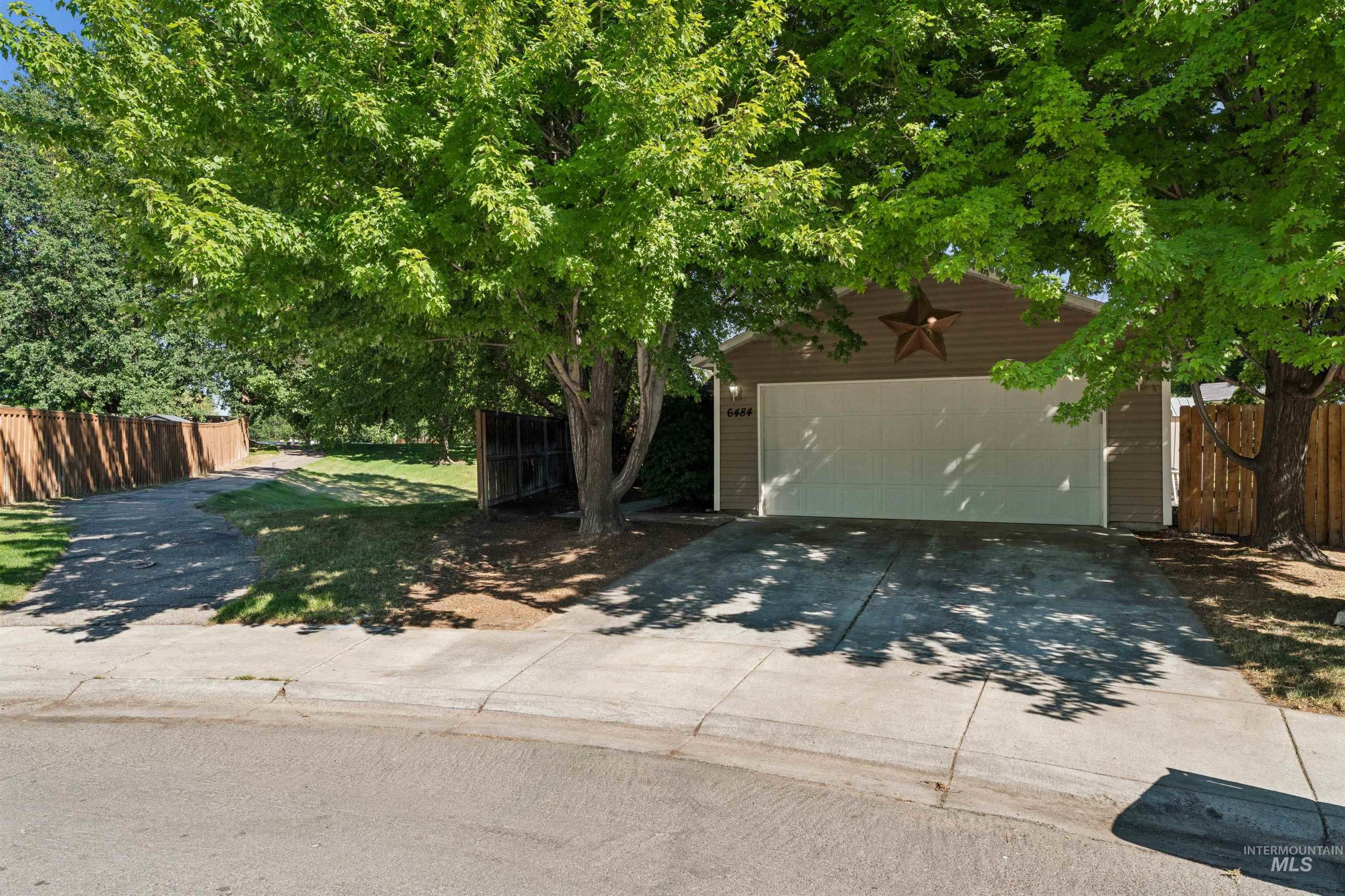 6484 S White Cliff Ave, Boise, Idaho 83709, 3 Bedrooms, 2 Bathrooms, Residential For Sale, Price $375,000,MLS 98990881