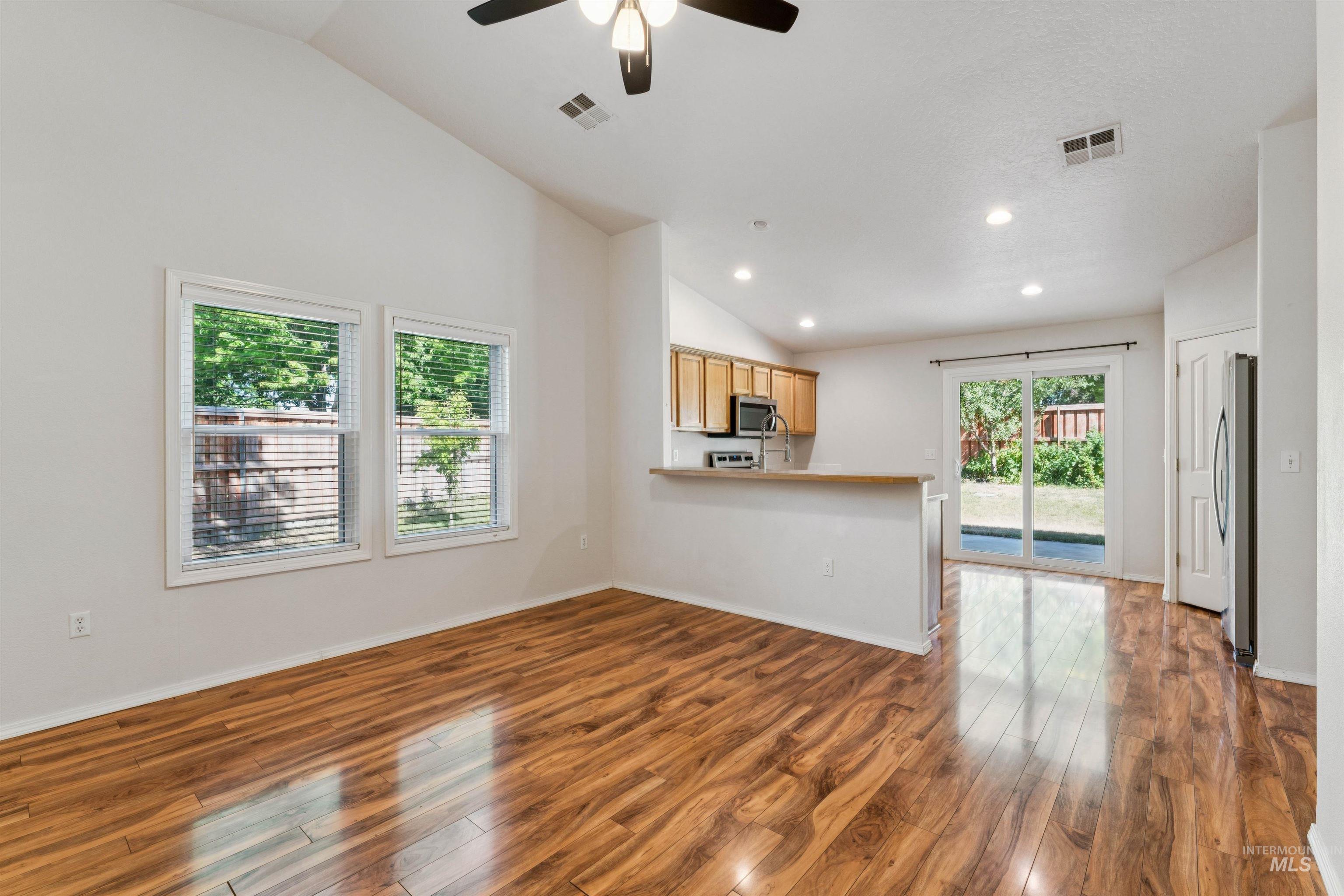 6484 S White Cliff Ave, Boise, Idaho 83709, 3 Bedrooms, 2 Bathrooms, Residential For Sale, Price $375,000,MLS 98990881