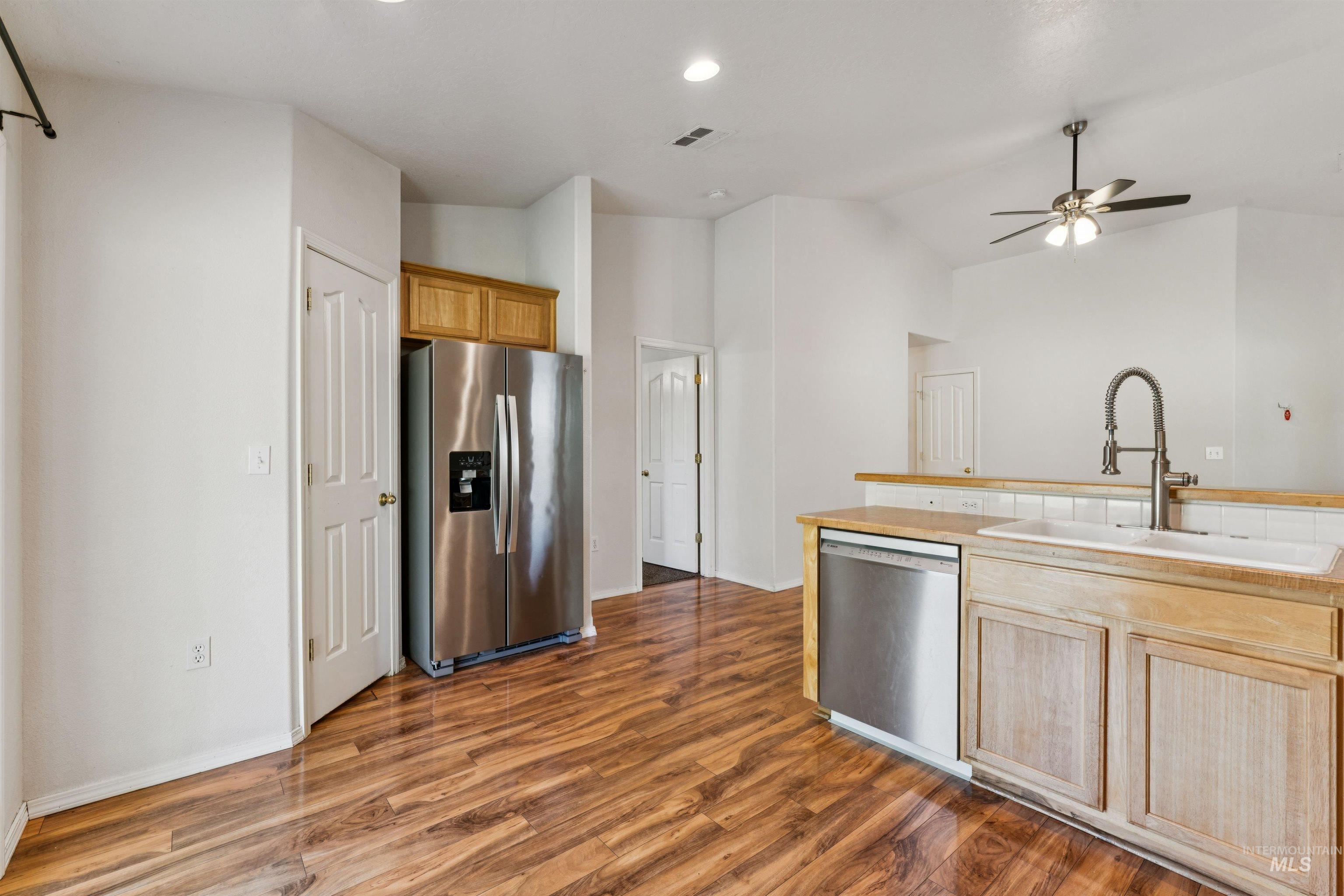 6484 S White Cliff Ave, Boise, Idaho 83709, 3 Bedrooms, 2 Bathrooms, Residential For Sale, Price $375,000,MLS 98990881