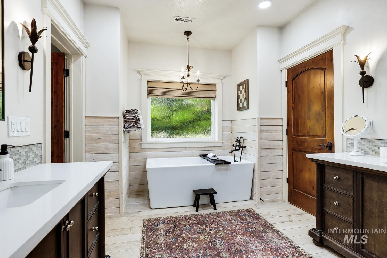 3434 S Kingsbury Way, Eagle, Idaho 83616, 4 Bedrooms, 3.5 Bathrooms, Residential For Sale, Price $1,525,000,MLS 98990883