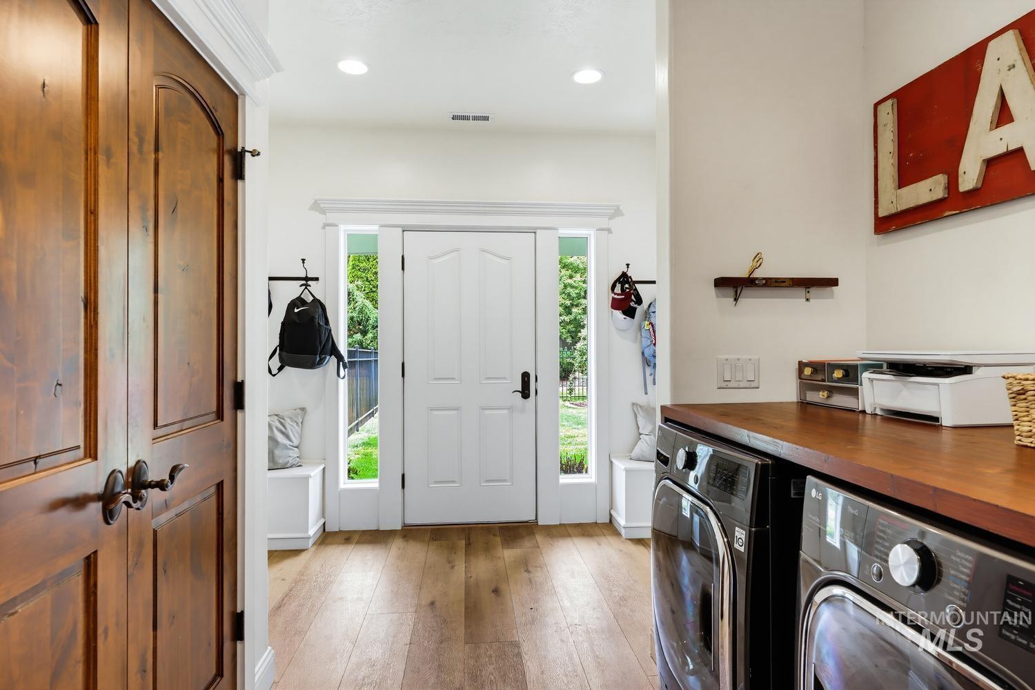 3434 S Kingsbury Way, Eagle, Idaho 83616, 4 Bedrooms, 3.5 Bathrooms, Residential For Sale, Price $1,525,000,MLS 98990883