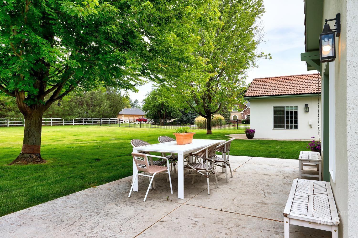 3434 S Kingsbury Way, Eagle, Idaho 83616, 4 Bedrooms, 3.5 Bathrooms, Residential For Sale, Price $1,525,000,MLS 98990883