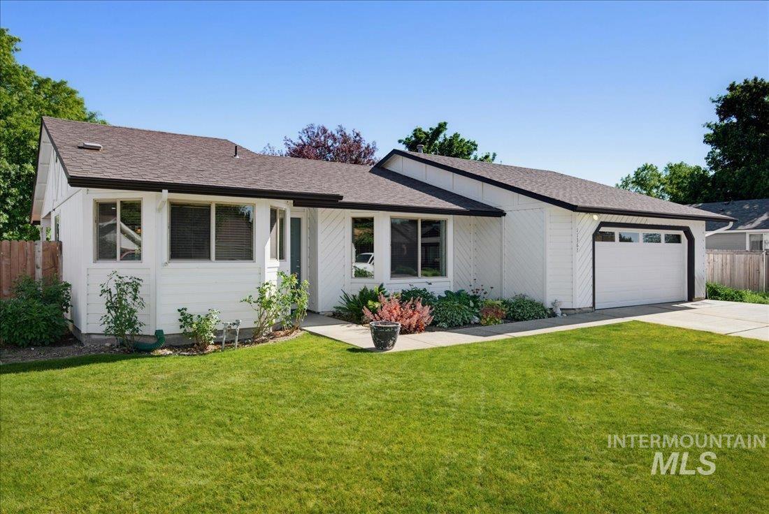 11367 W Hinsdale Ct, Boise, Idaho 83713, 3 Bedrooms, 2 Bathrooms, Residential For Sale, Price $444,900,MLS 98990884