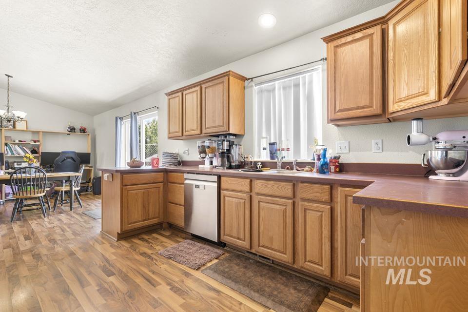 880 S Iowa Ave, Payette, Idaho 83661, 3 Bedrooms, 2 Bathrooms, Residential For Sale, Price $365,000,MLS 98990886