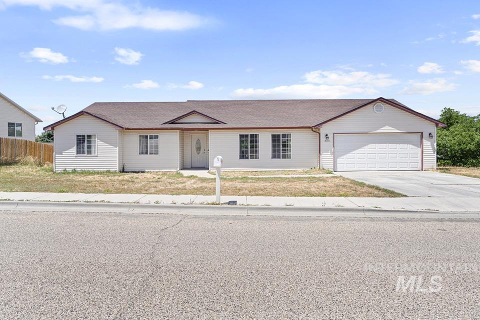 880 S Iowa Ave, Payette, Idaho 83661, 3 Bedrooms, 2 Bathrooms, Residential For Sale, Price $365,000,MLS 98990886