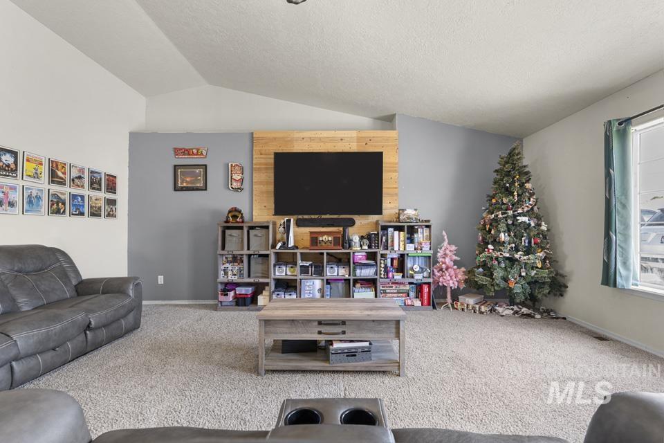 880 S Iowa Ave, Payette, Idaho 83661, 3 Bedrooms, 2 Bathrooms, Residential For Sale, Price $365,000,MLS 98990886