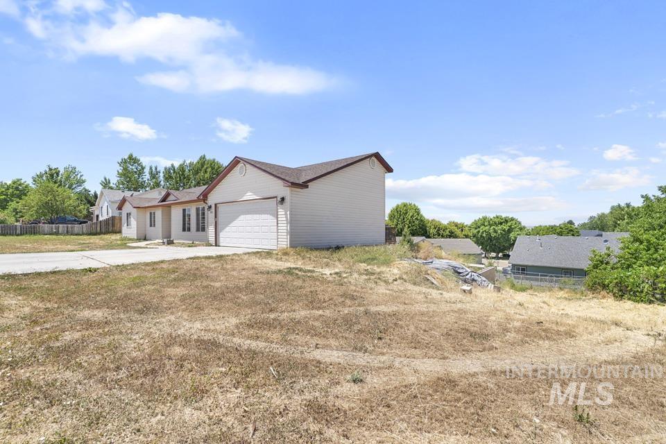 880 S Iowa Ave, Payette, Idaho 83661, 3 Bedrooms, 2 Bathrooms, Residential For Sale, Price $365,000,MLS 98990886