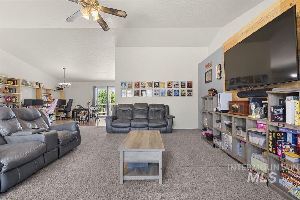 880 S Iowa Ave, Payette, Idaho 83661, 3 Bedrooms, 2 Bathrooms, Residential For Sale, Price $365,000,MLS 98990886