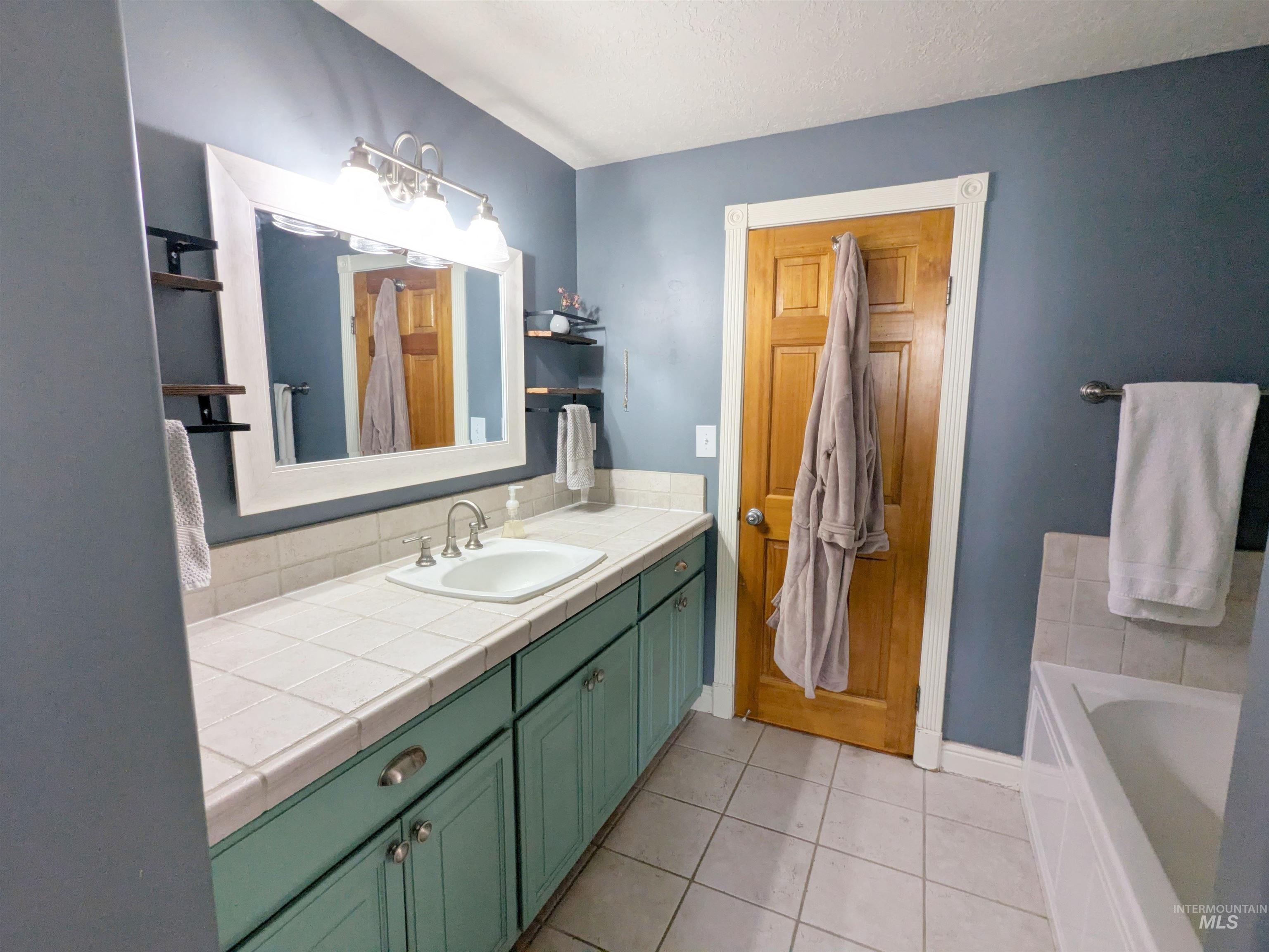 8709 W Ben Ct, Boise, Idaho 83714, 4 Bedrooms, 2 Bathrooms, Residential For Sale, Price $599,000,MLS 98990888