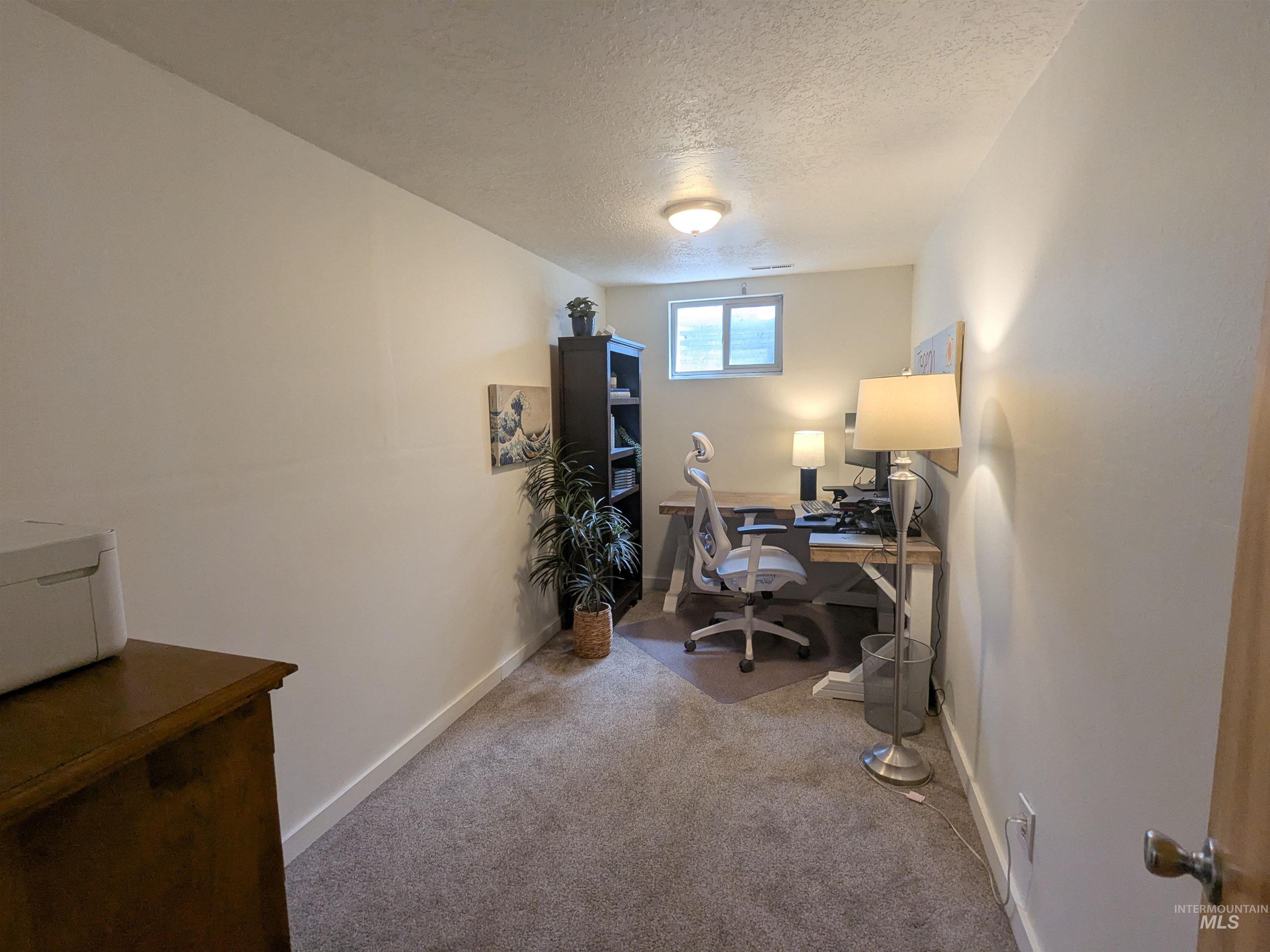 8709 W Ben Ct, Boise, Idaho 83714, 4 Bedrooms, 2 Bathrooms, Residential For Sale, Price $599,000,MLS 98990888