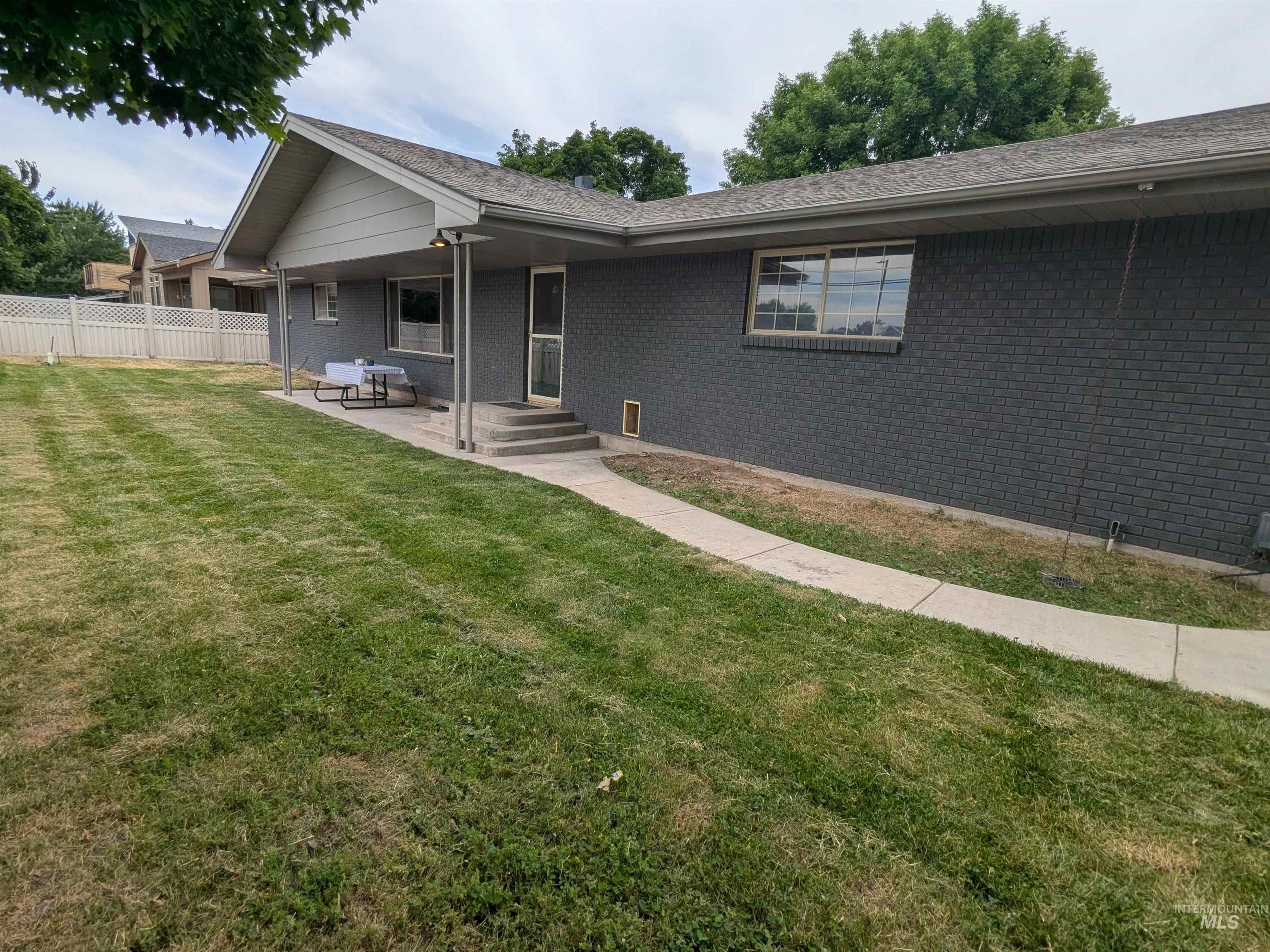 8709 W Ben Ct, Boise, Idaho 83714, 4 Bedrooms, 2 Bathrooms, Residential For Sale, Price $599,000,MLS 98990888