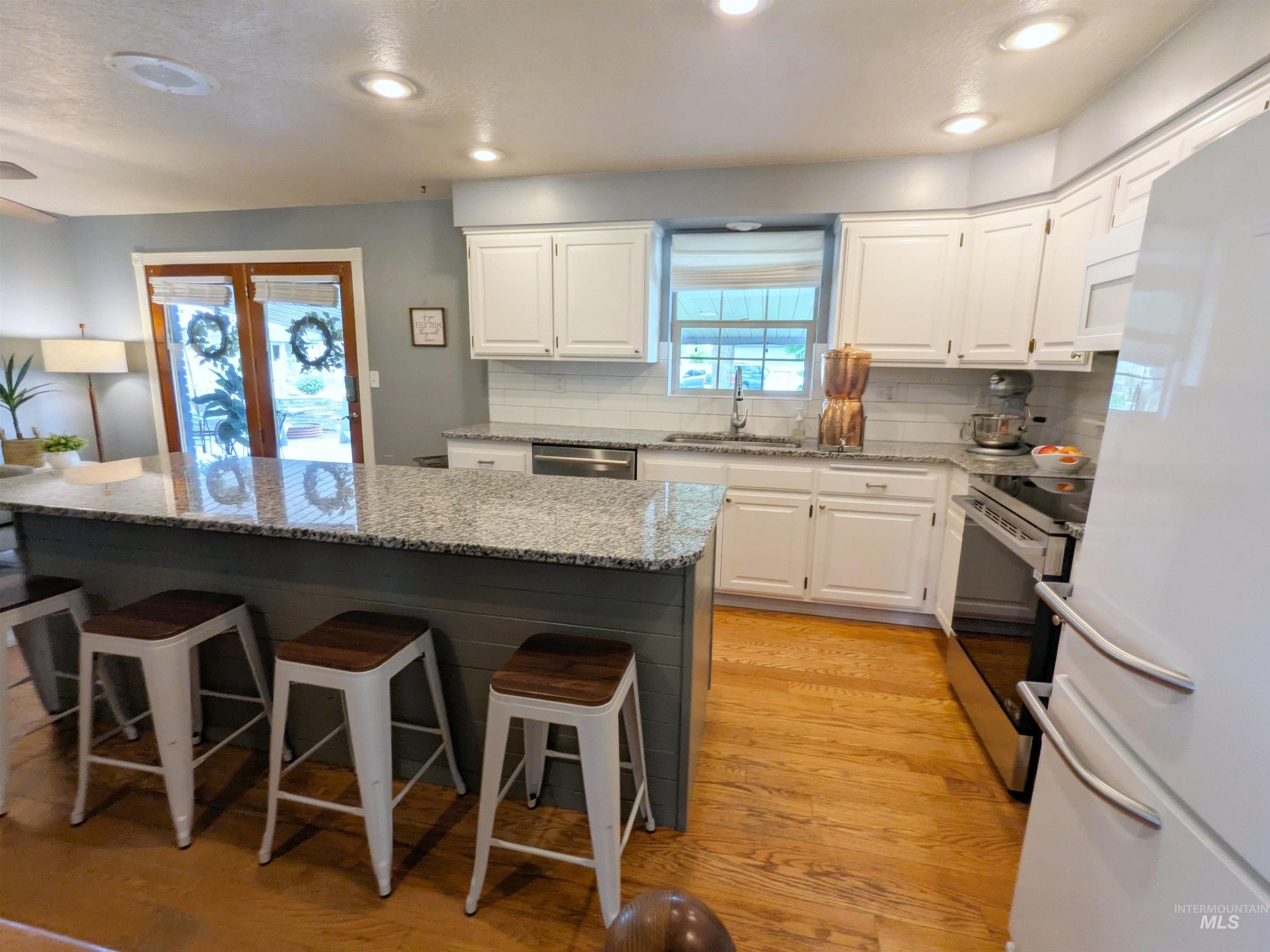8709 W Ben Ct, Boise, Idaho 83714, 4 Bedrooms, 2 Bathrooms, Residential For Sale, Price $599,000,MLS 98990888