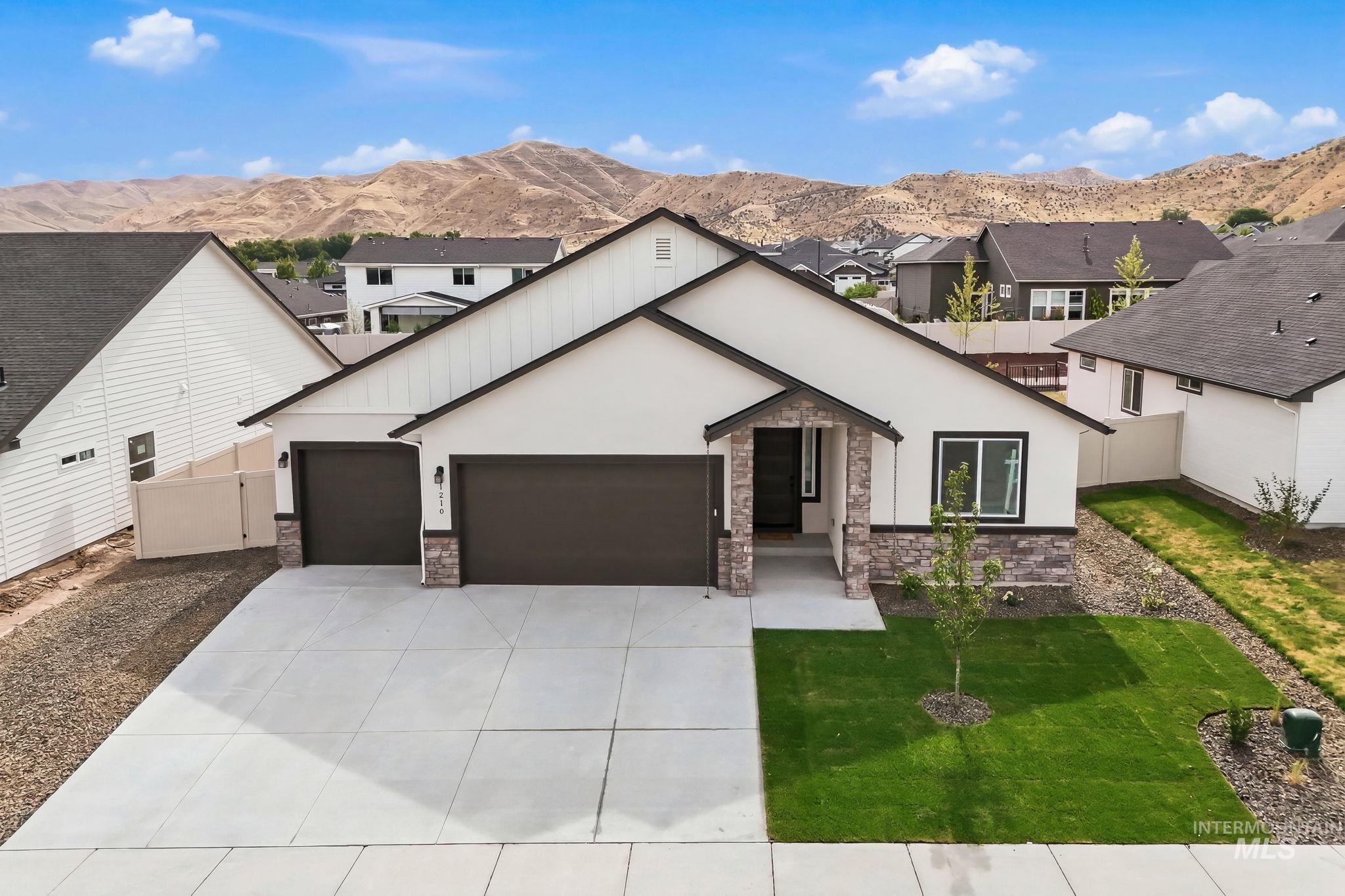 1510 Castle Way, Emmett, Idaho 83617, 3 Bedrooms, 2 Bathrooms, Residential For Sale, Price $475,000,MLS 98990893