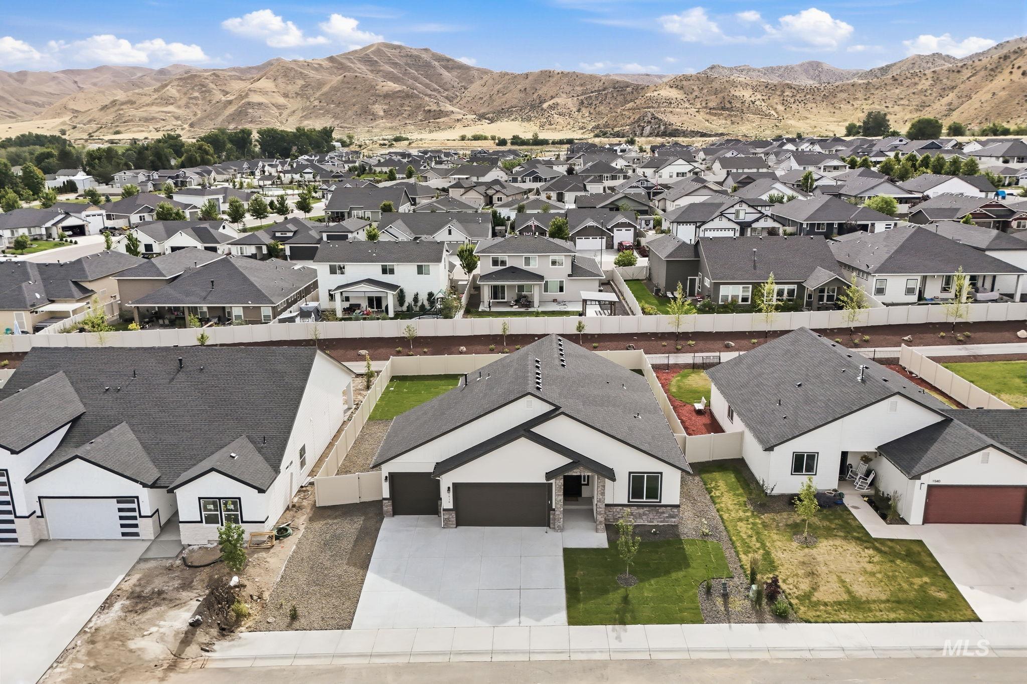 1510 Castle Way, Emmett, Idaho 83617, 3 Bedrooms, 2 Bathrooms, Residential For Sale, Price $475,000,MLS 98990893