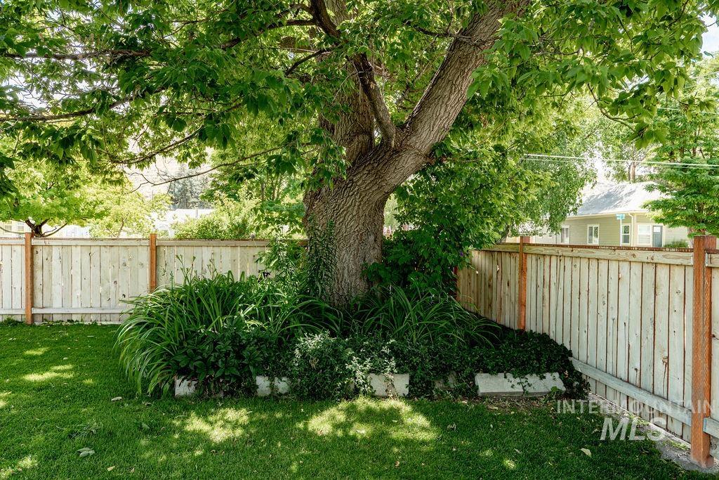 890 Valley Ave, Baker City, Oregon 97814, 2 Bedrooms, 1 Bathroom, Residential For Sale, Price $273,000,MLS 98990894