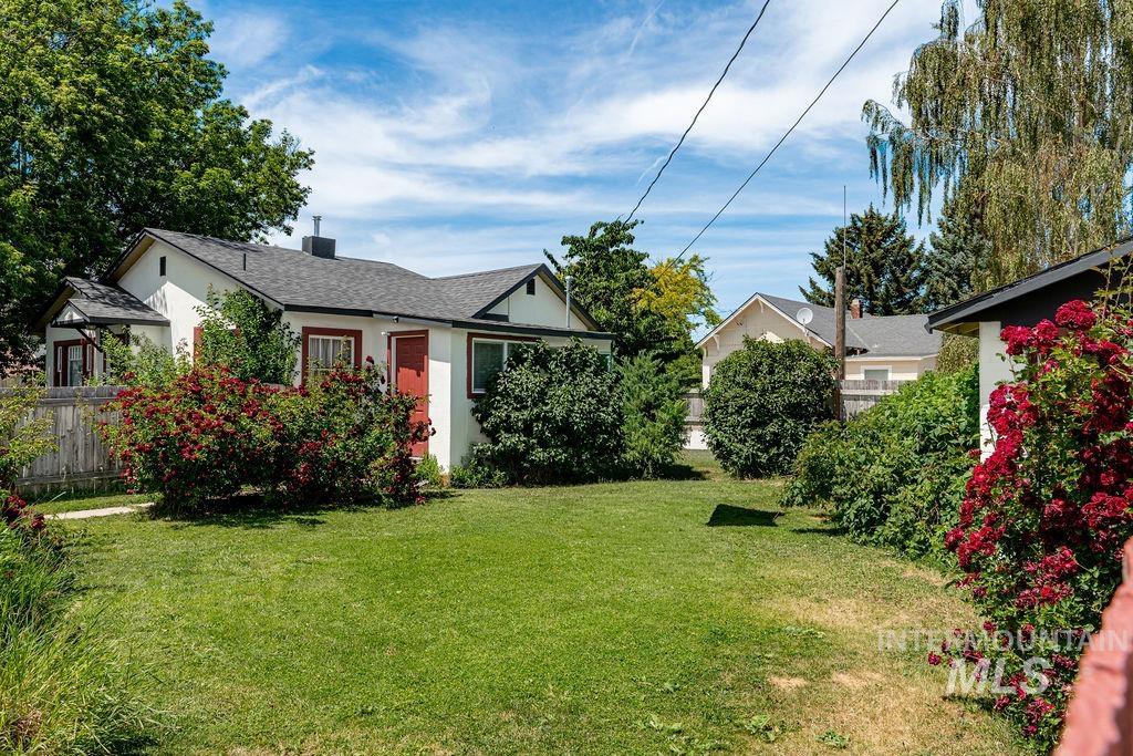 890 Valley Ave, Baker City, Oregon 97814, 2 Bedrooms, 1 Bathroom, Residential For Sale, Price $273,000,MLS 98990894