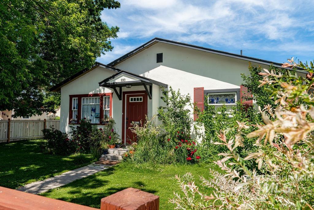 890 Valley Ave, Baker City, Oregon 97814, 2 Bedrooms, 1 Bathroom, Residential For Sale, Price $273,000,MLS 98990894
