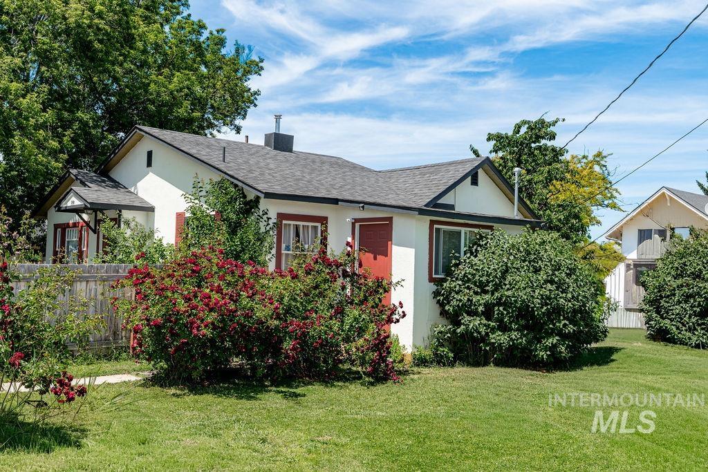890 Valley Ave, Baker City, Oregon 97814, 2 Bedrooms, 1 Bathroom, Residential For Sale, Price $273,000,MLS 98990894