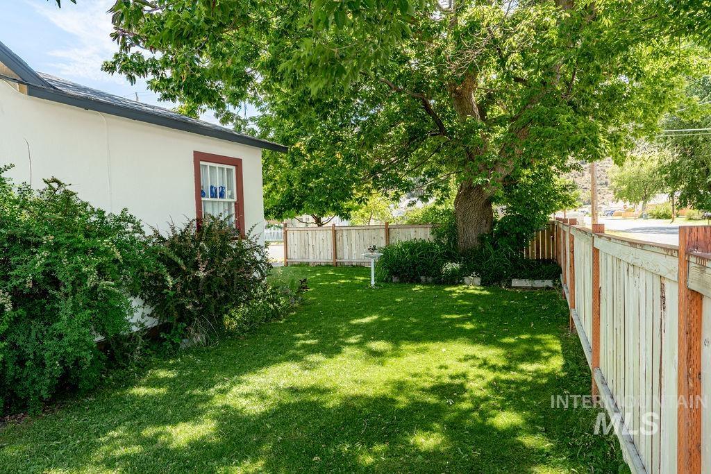 890 Valley Ave, Baker City, Oregon 97814, 2 Bedrooms, 1 Bathroom, Residential For Sale, Price $273,000,MLS 98990894