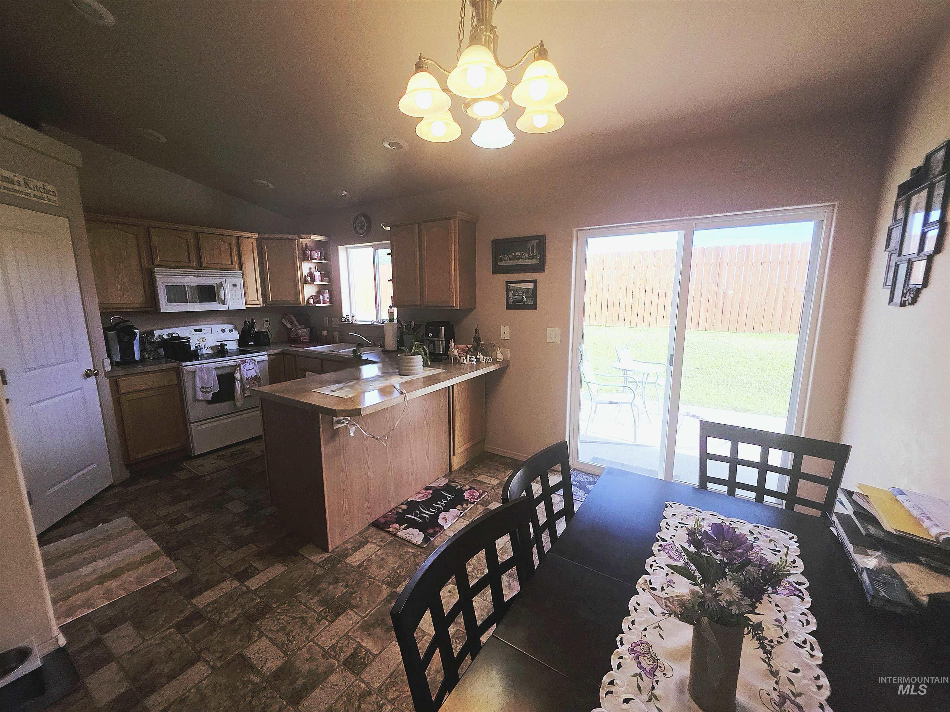 321 W Ave K, Jerome, Idaho 83338, 3 Bedrooms, 2 Bathrooms, Residential For Sale, Price $330,000,MLS 98990895