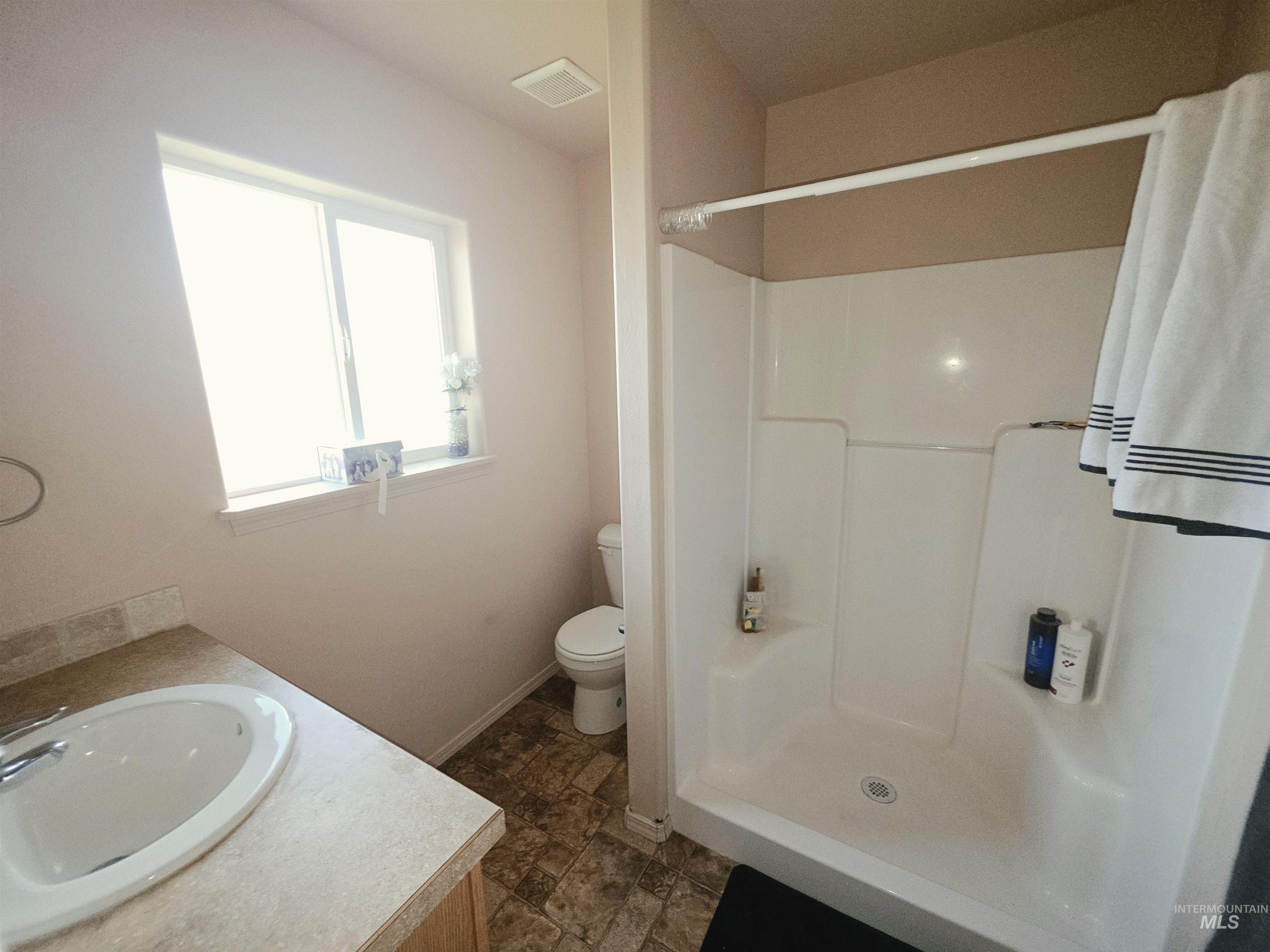 321 W Ave K, Jerome, Idaho 83338, 3 Bedrooms, 2 Bathrooms, Residential For Sale, Price $330,000,MLS 98990895