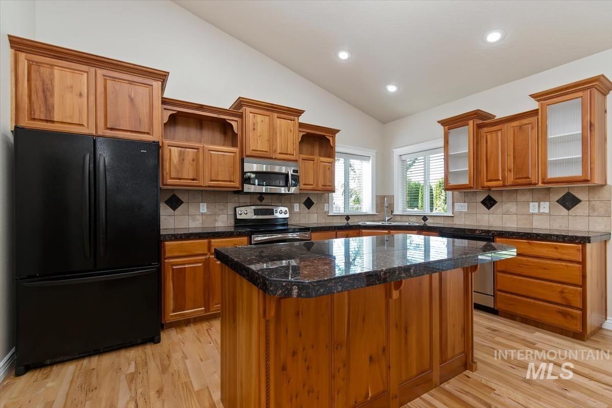 9802 W Blackpool Dr, Star, Idaho 83669, 3 Bedrooms, 2 Bathrooms, Residential For Sale, Price $530,000, 98990897