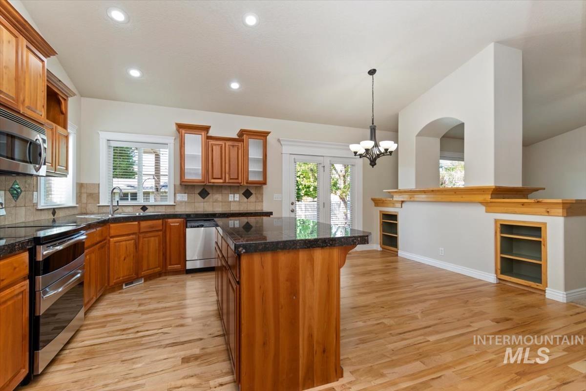 9802 W Blackpool Dr, Star, Idaho 83669, 3 Bedrooms, 2 Bathrooms, Residential For Sale, Price $530,000, 98990897
