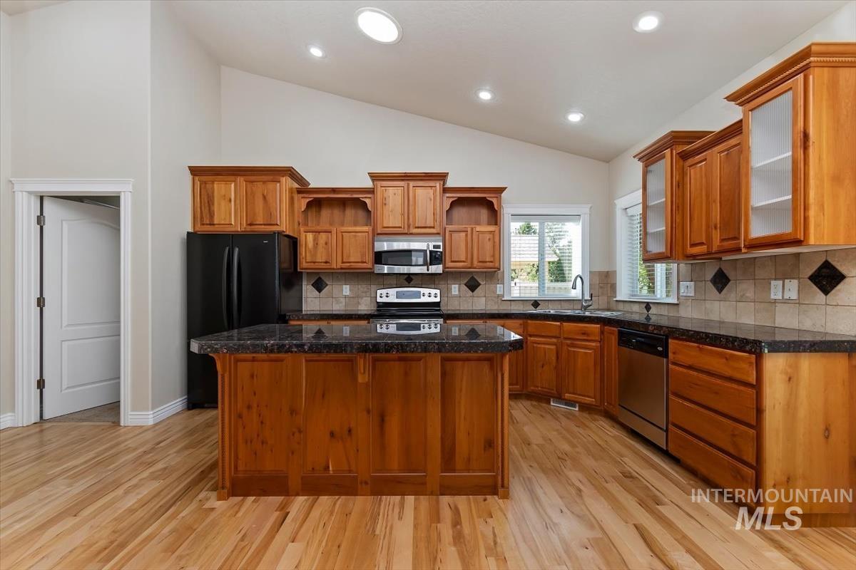 9802 W Blackpool Dr, Star, Idaho 83669, 3 Bedrooms, 2 Bathrooms, Residential For Sale, Price $530,000, 98990897