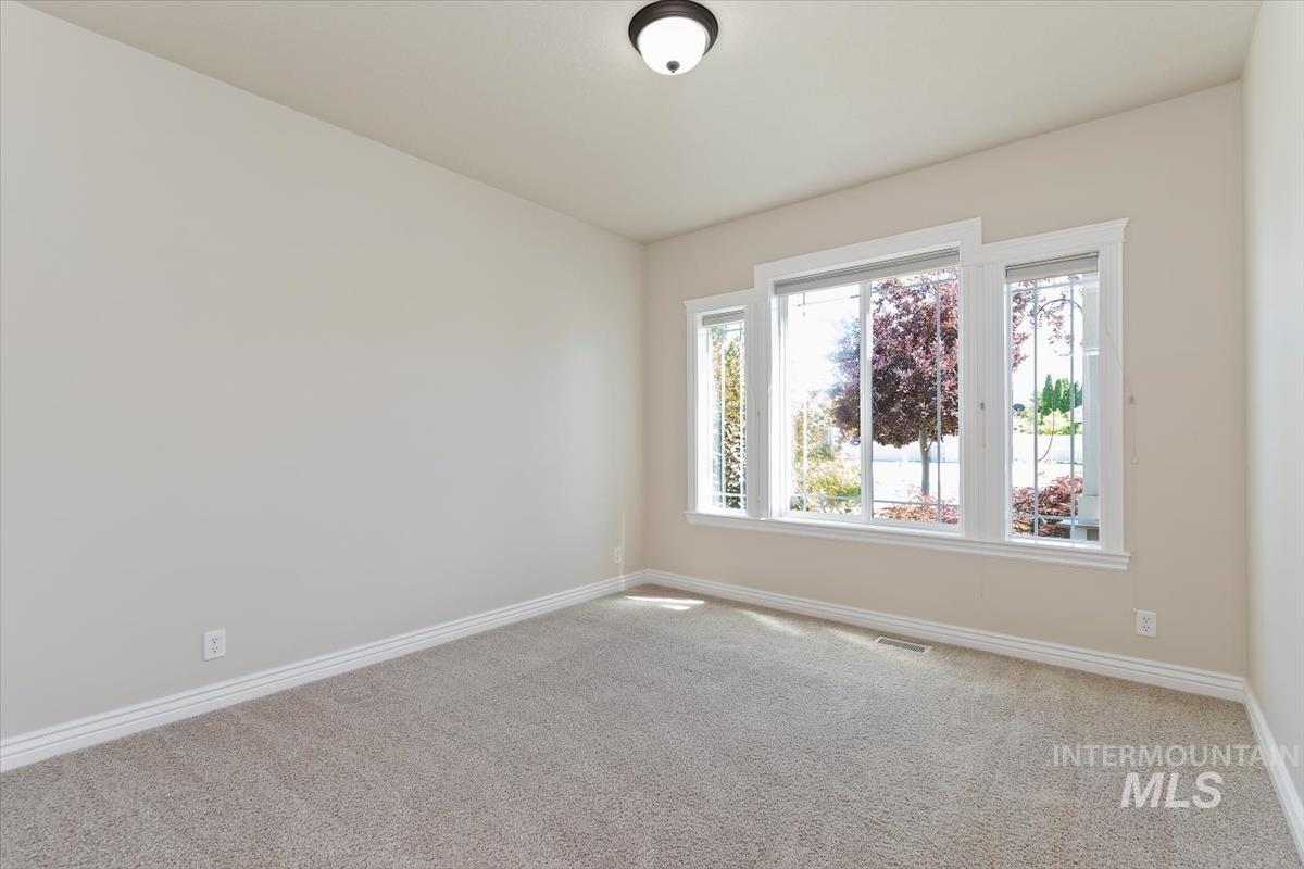 9802 W Blackpool Dr, Star, Idaho 83669, 3 Bedrooms, 2 Bathrooms, Residential For Sale, Price $530,000, 98990897