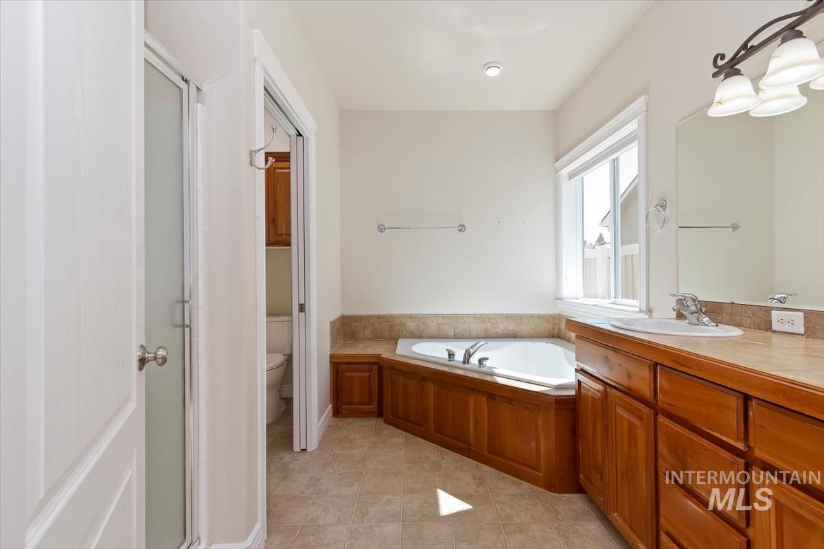9802 W Blackpool Dr, Star, Idaho 83669, 3 Bedrooms, 2 Bathrooms, Residential For Sale, Price $530,000, 98990897