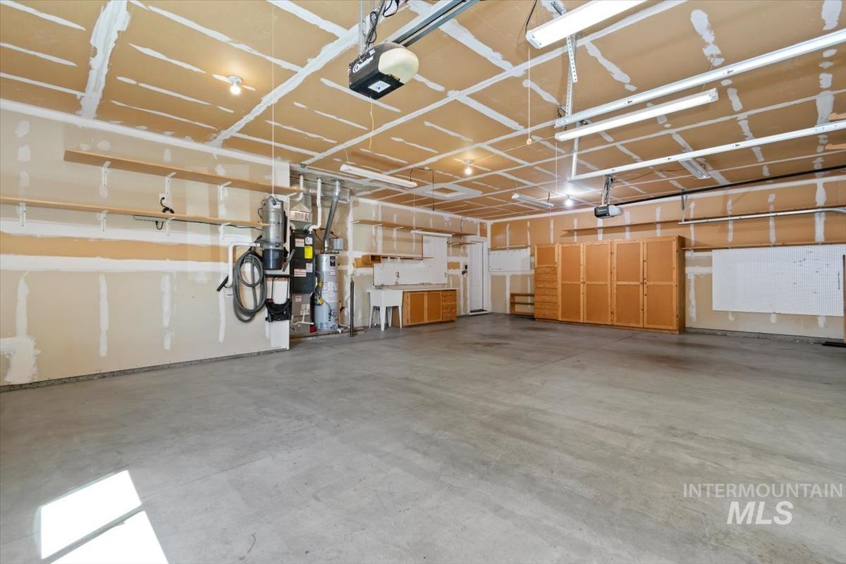 9802 W Blackpool Dr, Star, Idaho 83669, 3 Bedrooms, 2 Bathrooms, Residential For Sale, Price $530,000, 98990897