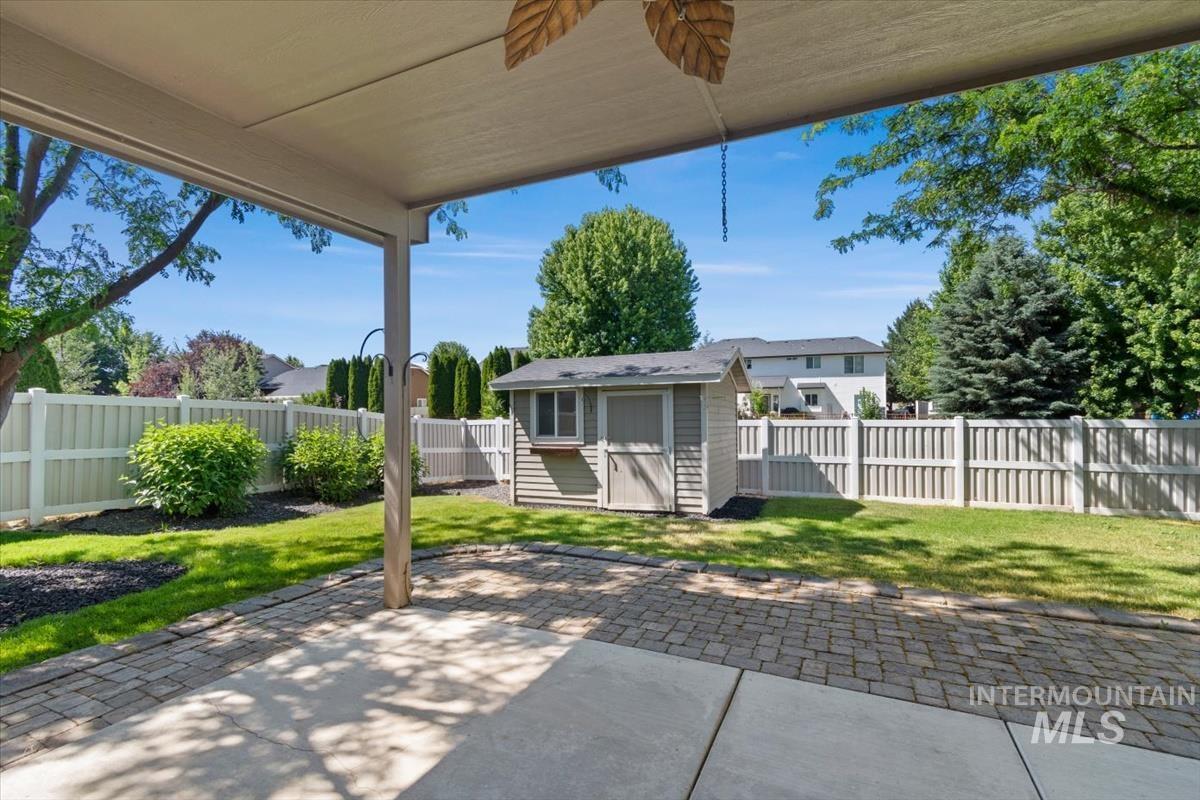 9802 W Blackpool Dr, Star, Idaho 83669, 3 Bedrooms, 2 Bathrooms, Residential For Sale, Price $530,000, 98990897