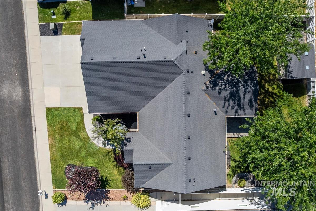 9802 W Blackpool Dr, Star, Idaho 83669, 3 Bedrooms, 2 Bathrooms, Residential For Sale, Price $530,000, 98990897