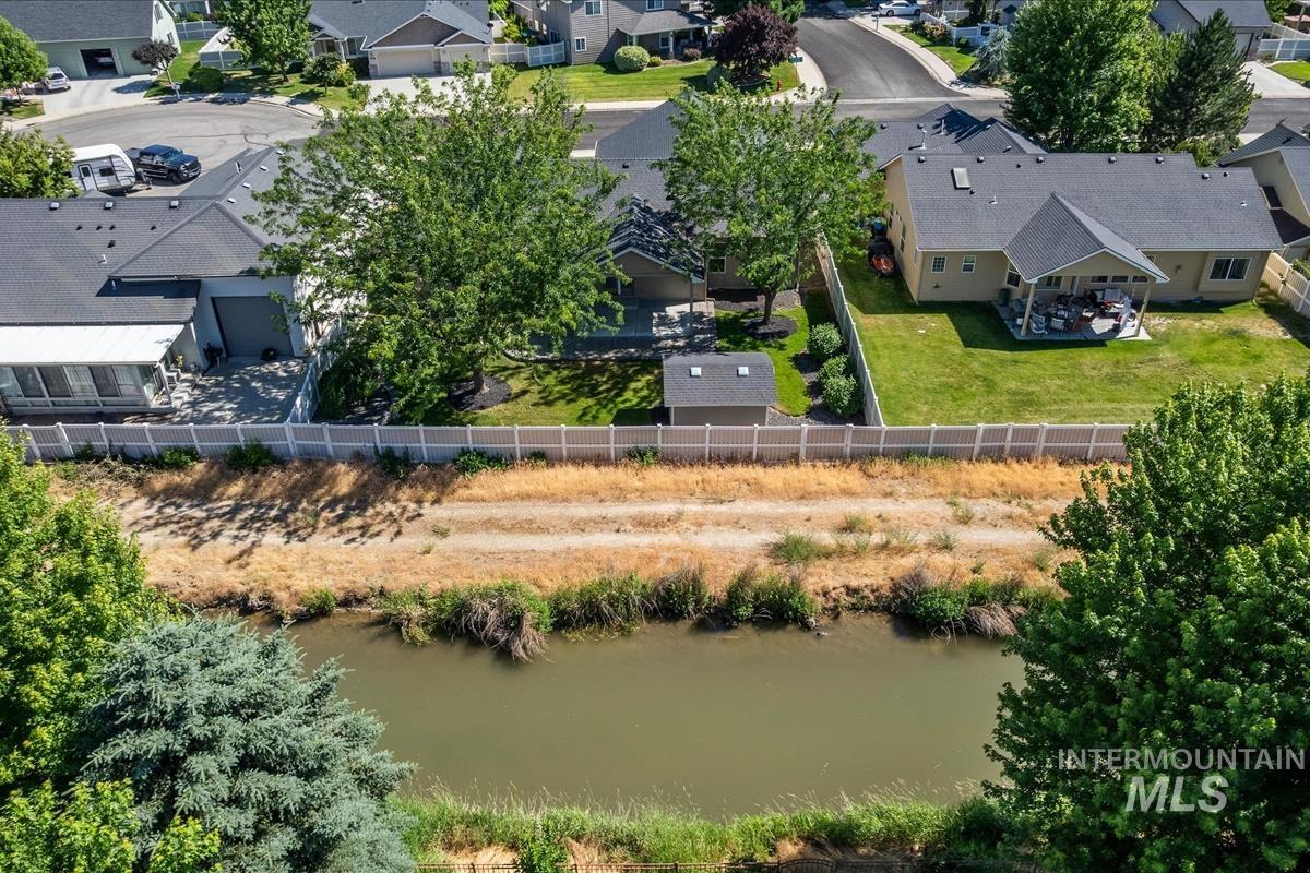 9802 W Blackpool Dr, Star, Idaho 83669, 3 Bedrooms, 2 Bathrooms, Residential For Sale, Price $530,000, 98990897